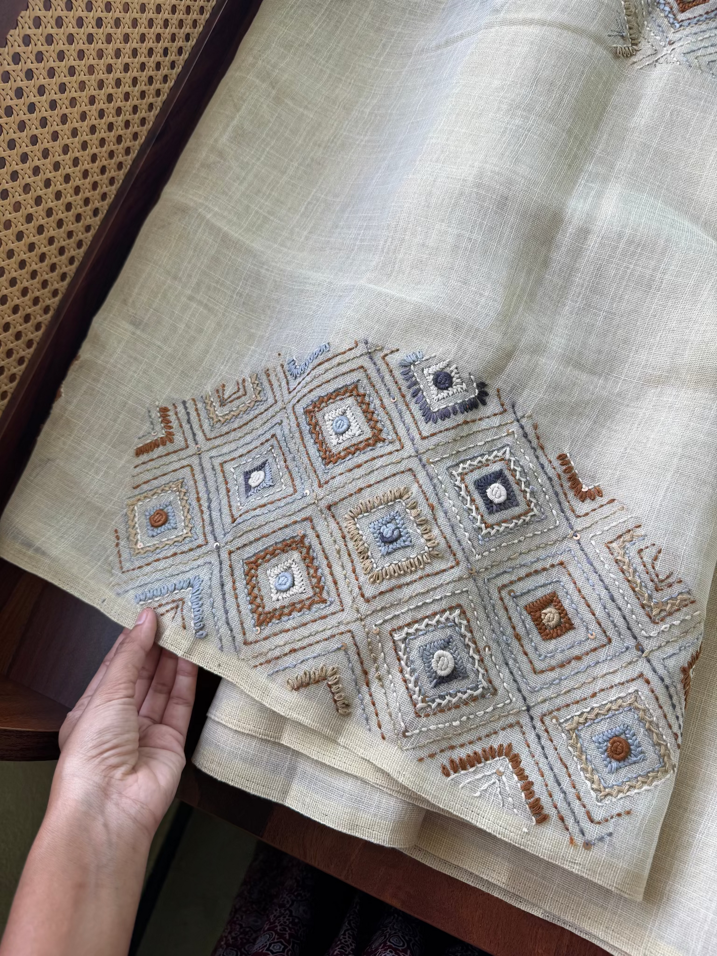 Premium Tissue Linen Sarees with heavy blouse - Half white & Grey