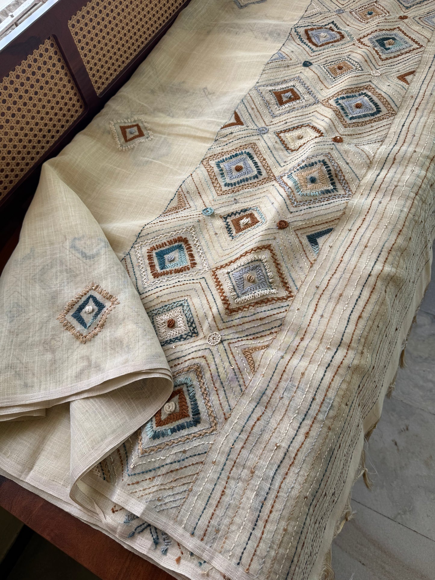 Premium Tissue Linen Sarees with heavy blouse - Half white & Peacock Blue