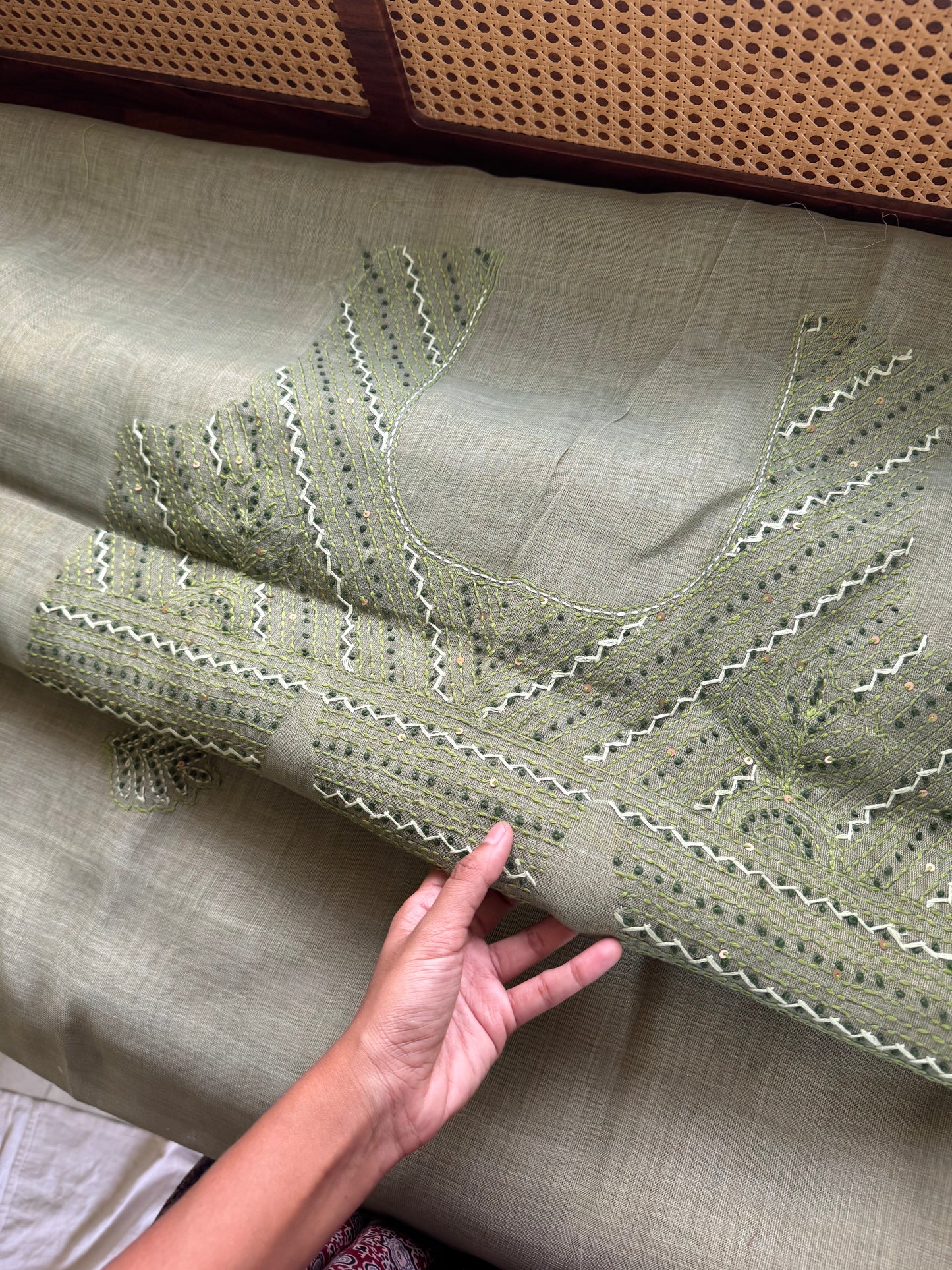 Premium Tissue Linen Sarees with borders & heavy blouse - Green