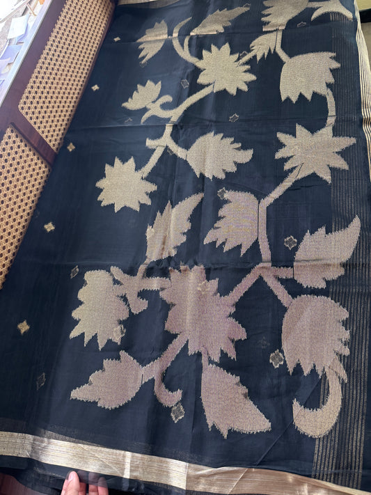 Minimal Tussar Georgette Blend Saree - Black