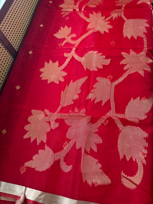 Minimal Tussar Georgette Blend Saree - Red