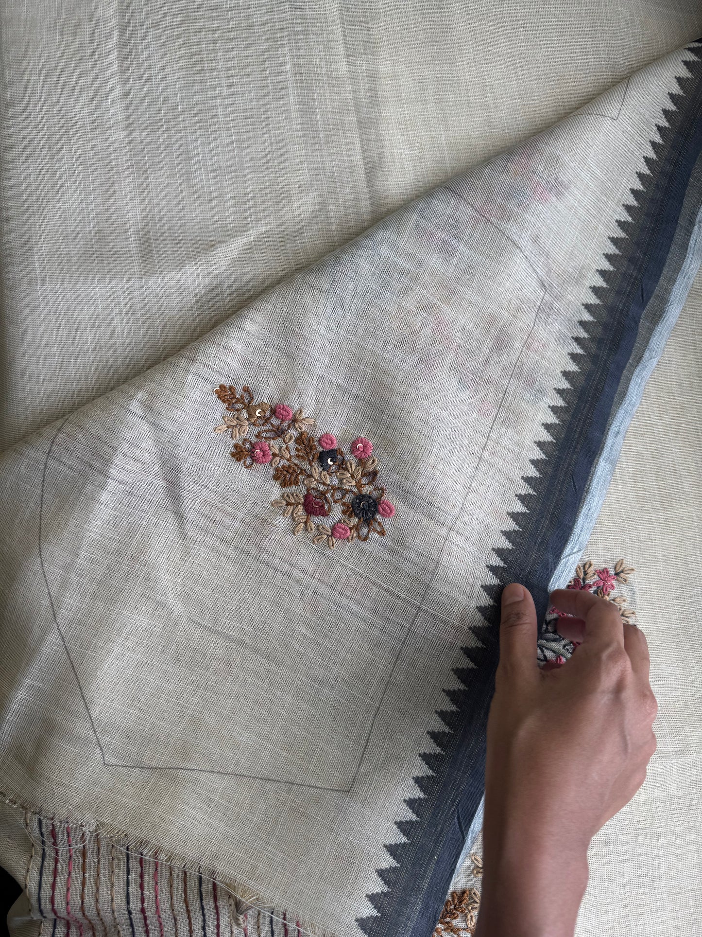 Premium Tissue Linen Sarees - Half White & Black
