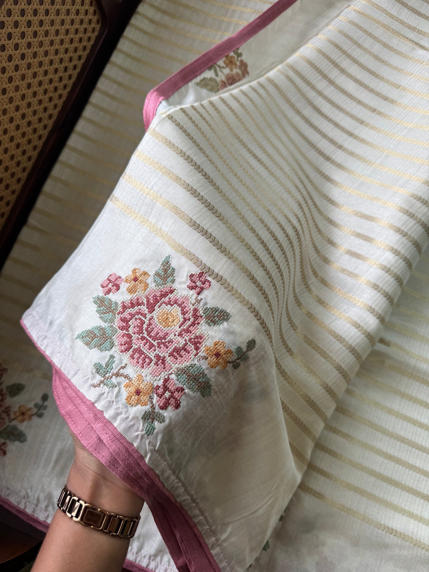 Elegant Semi tussar saree - Ivory with Pink