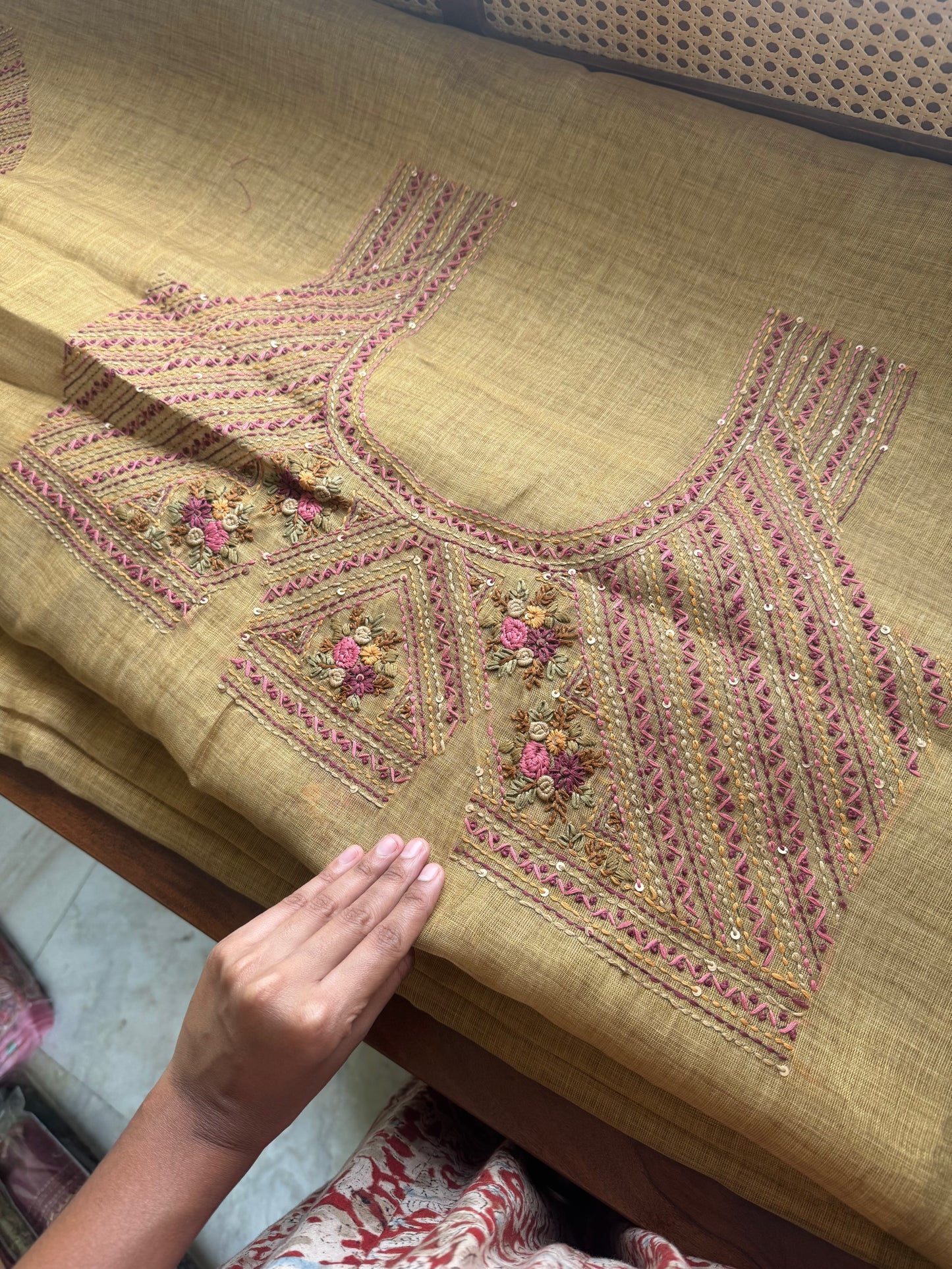 Premium Tissue Linen Sarees with heavy blouse - Henna Green