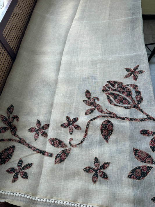 Premium Tissue Linen Sarees with appliqué work - Kerala Cream & Dark Green