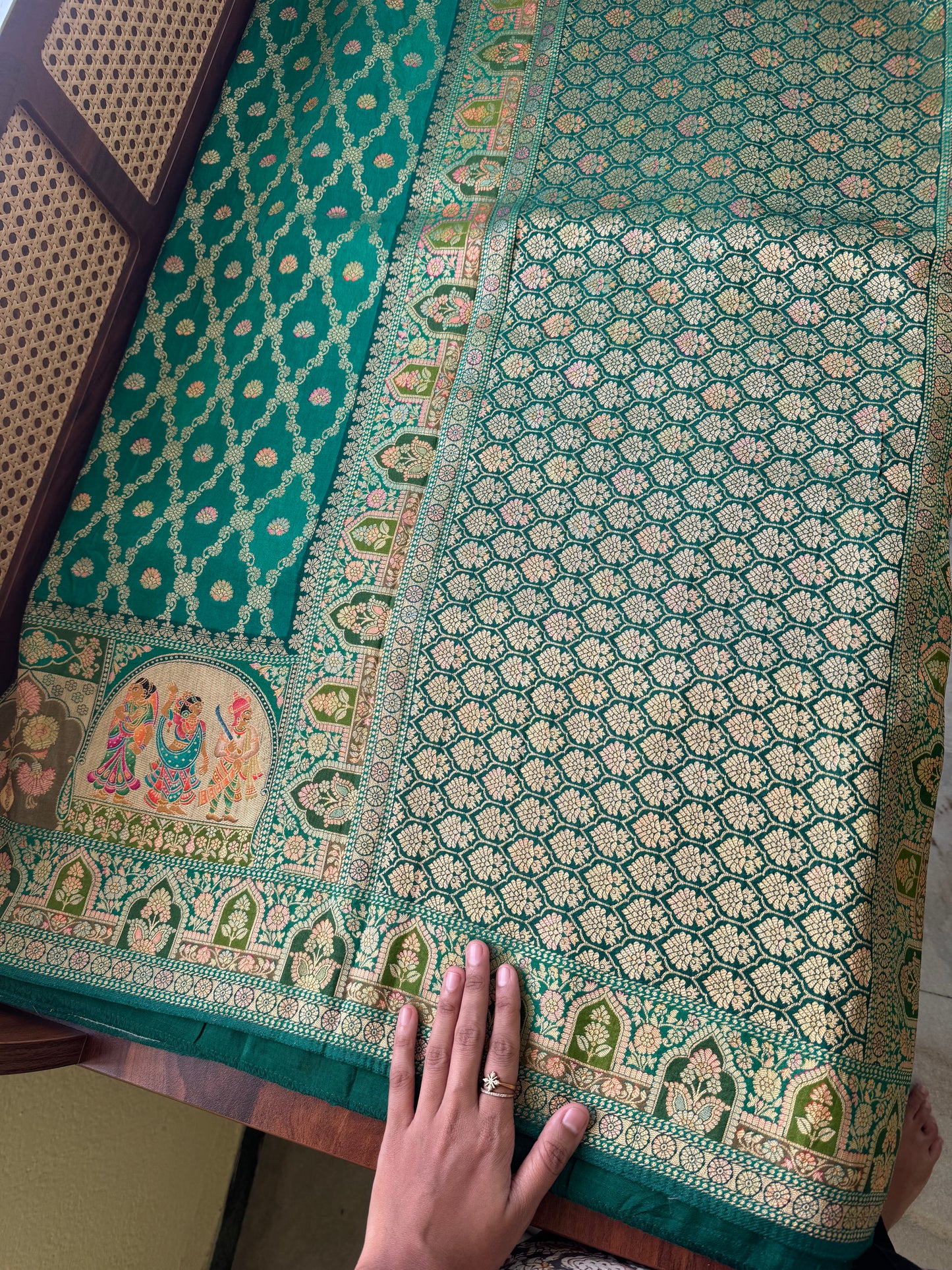 Luxe Pashmina Style Semi Silk Saree - Green