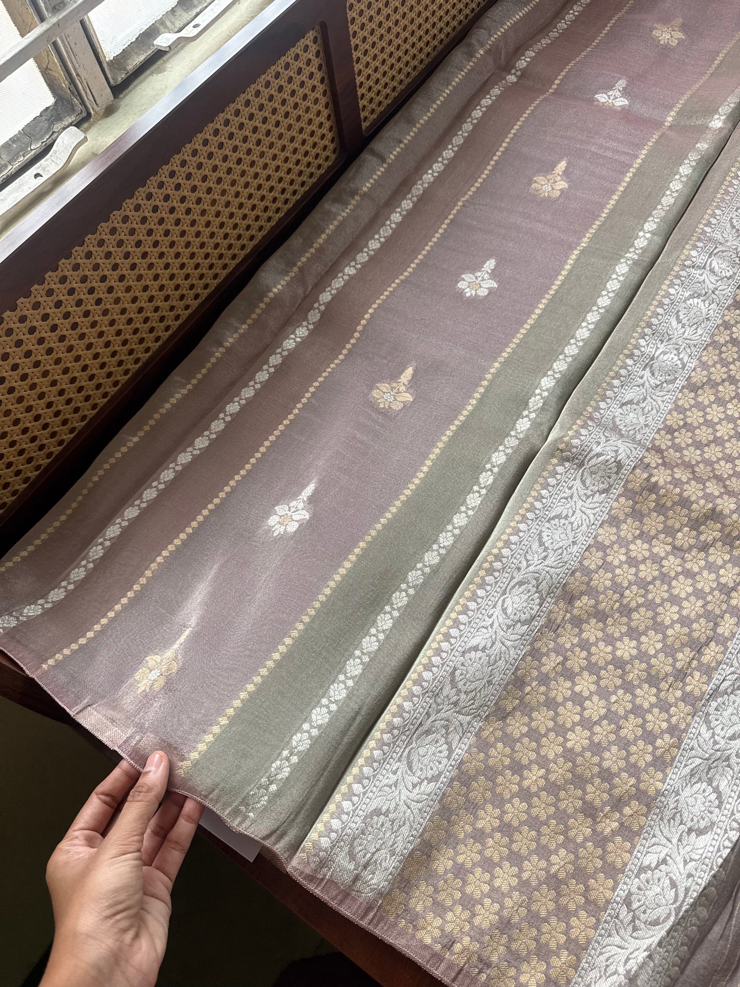 Luxe Kora Organza Saree - Mauve Violet