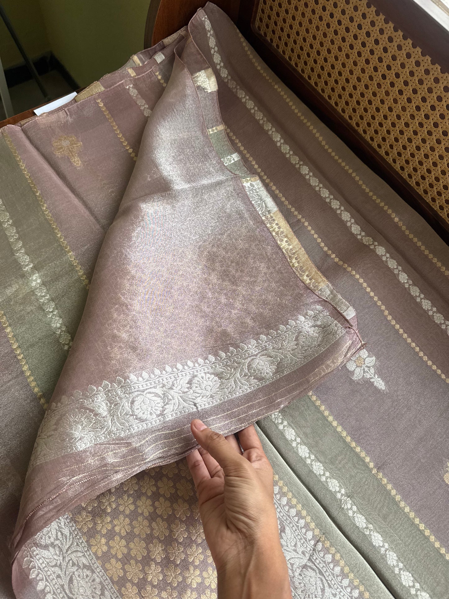 Luxe Kora Organza Saree - Mauve Violet