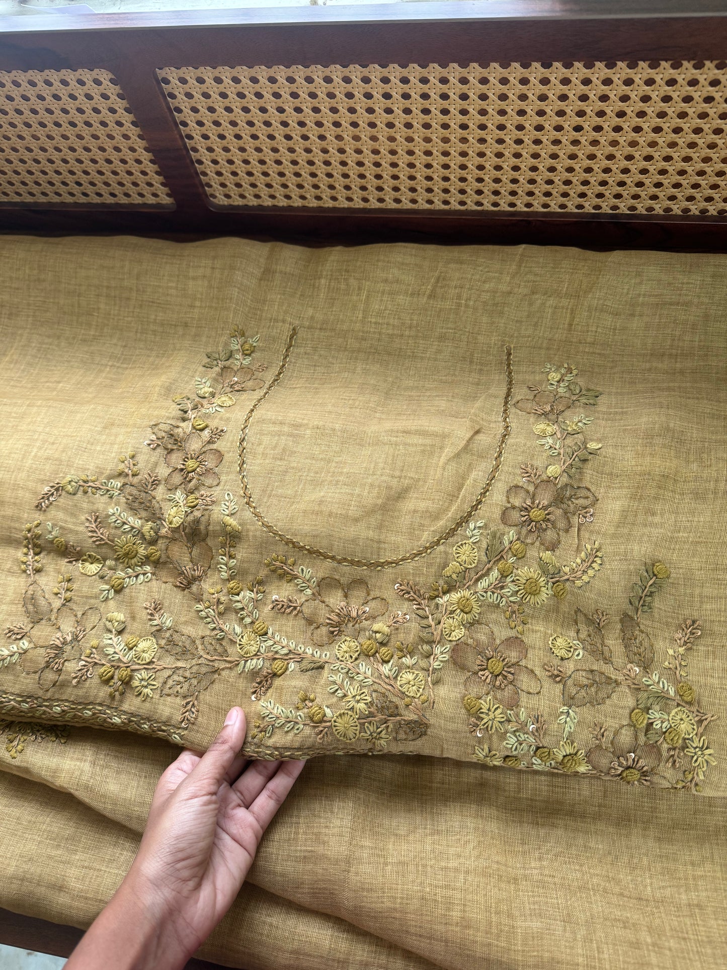 Premium Tissue Linen Sarees with heavy blouse - Henna Green