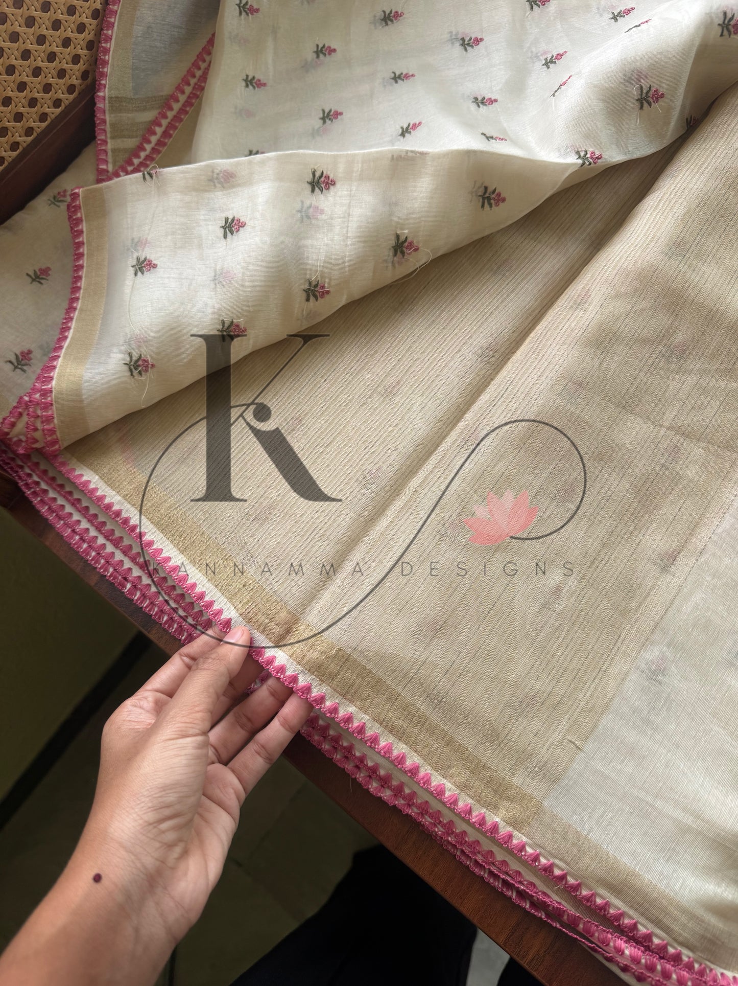 Mul Chanderi Tissue Saree - Cream & Pink