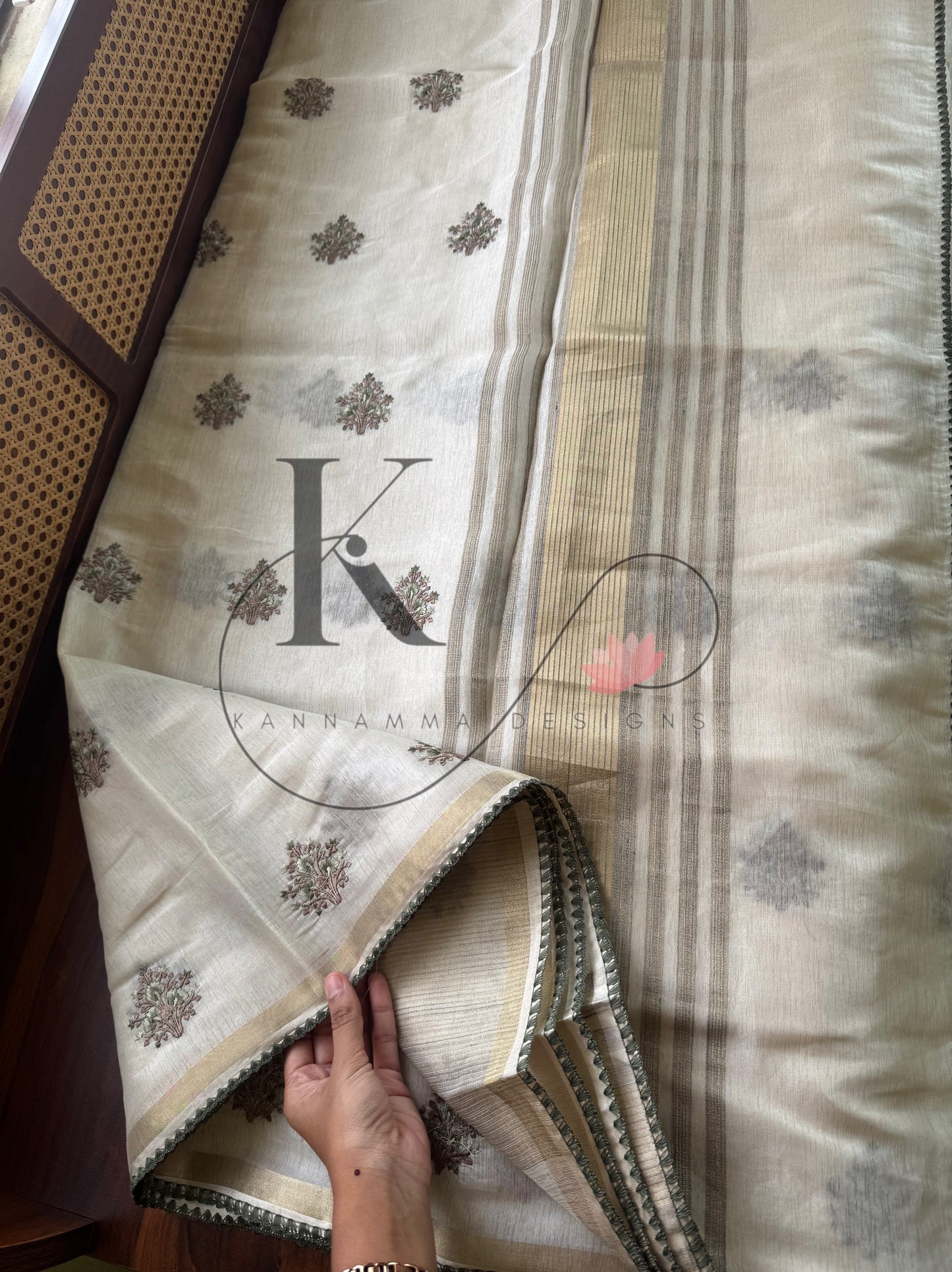 Mul Chanderi Tissue Saree - Cream & Green