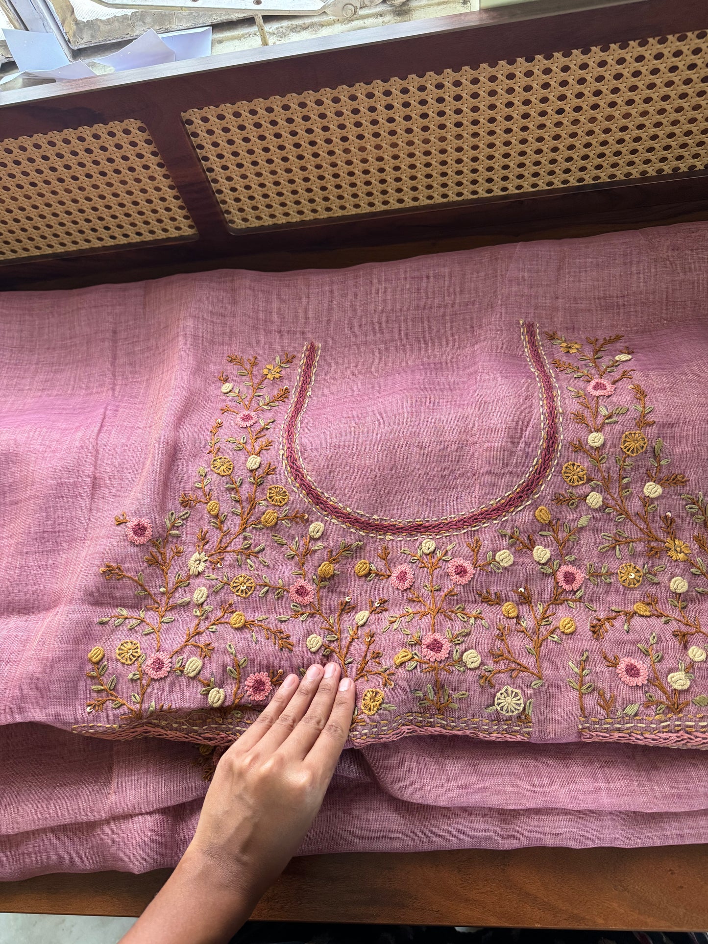 Premium Tissue Linen Sarees with heavy blouse - Pink