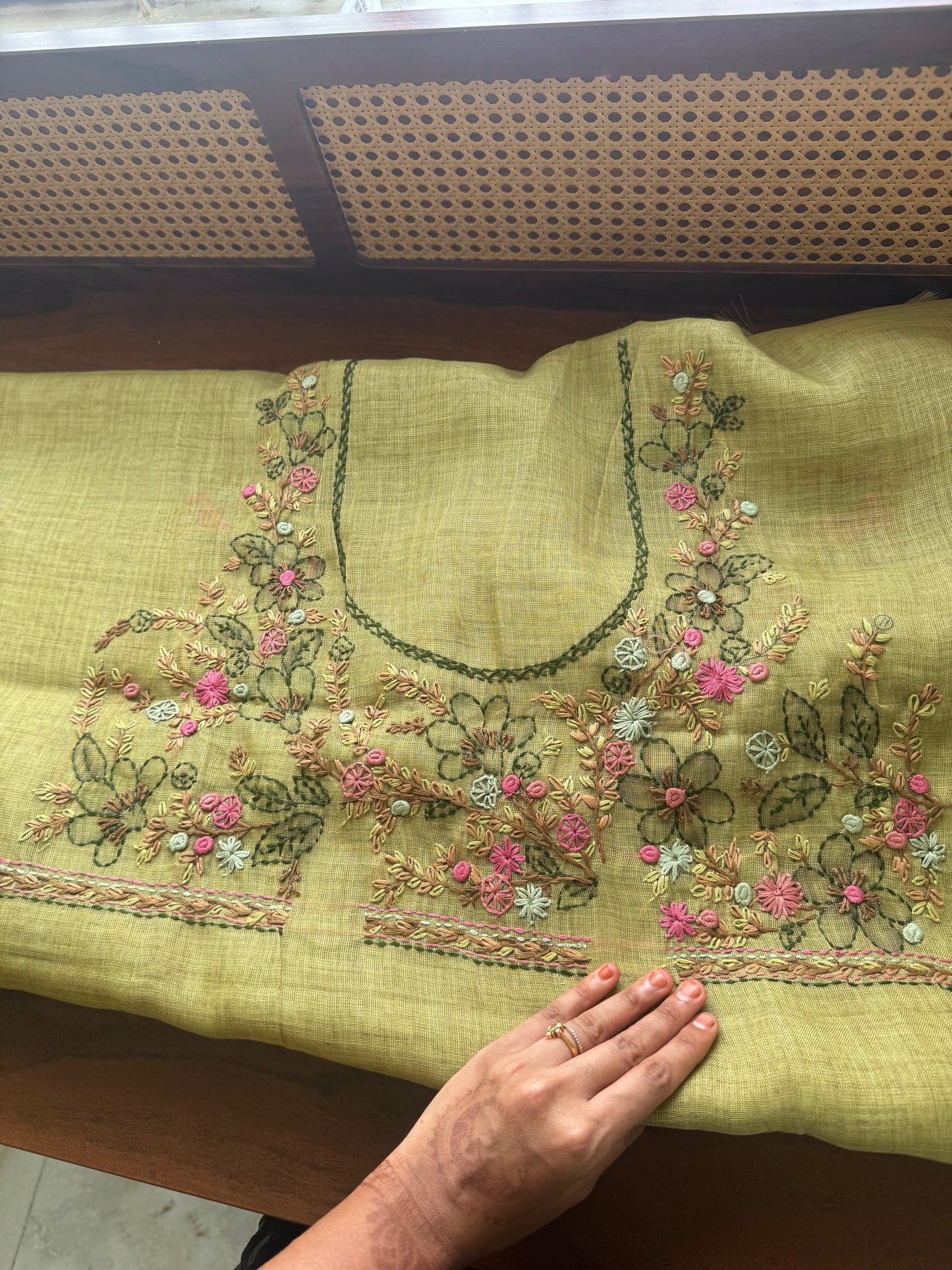 Premium Tissue Linen Sarees with heavy blouse - Green