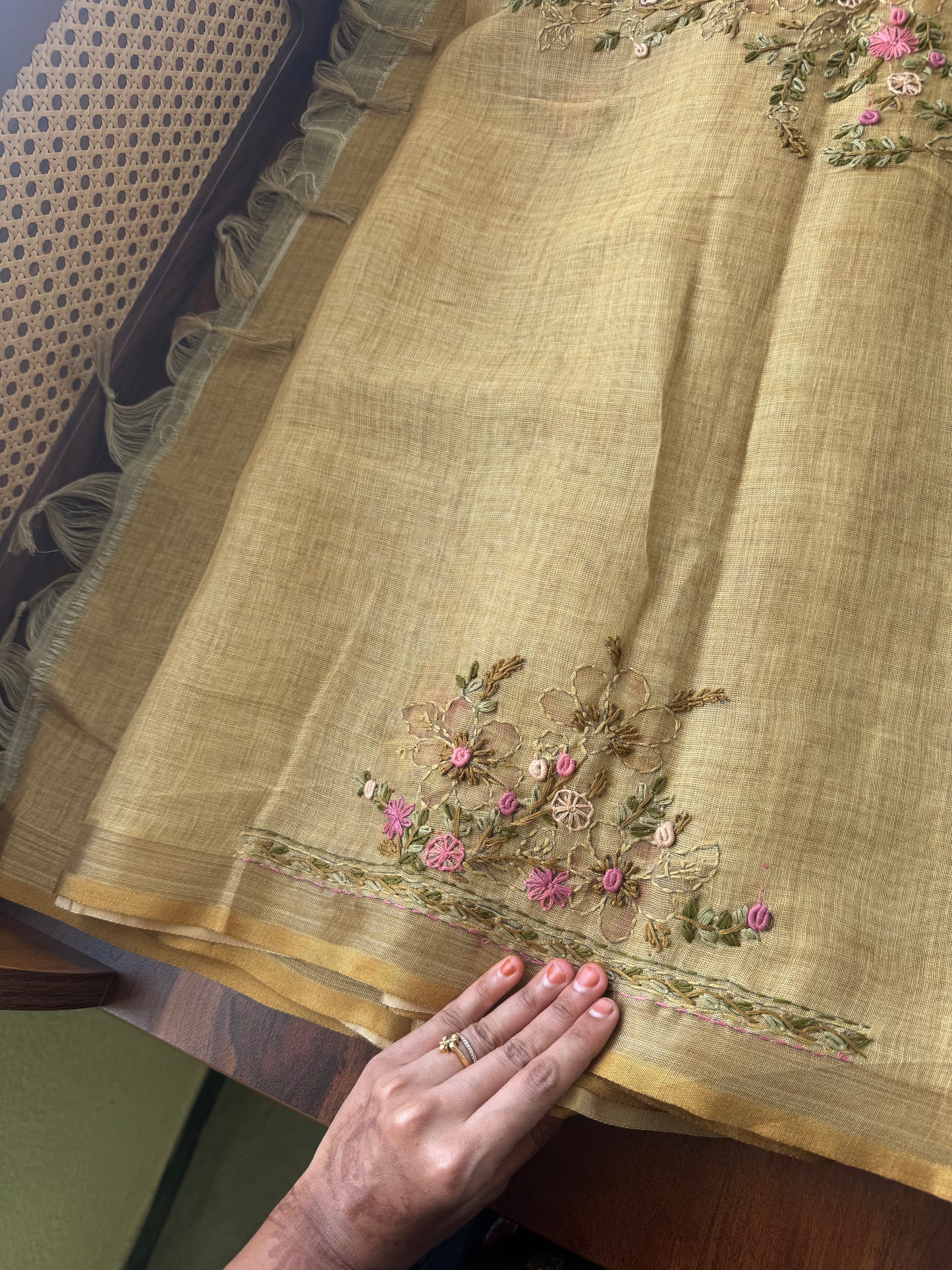 Premium Tissue Linen Sarees with heavy blouse - Henna Green