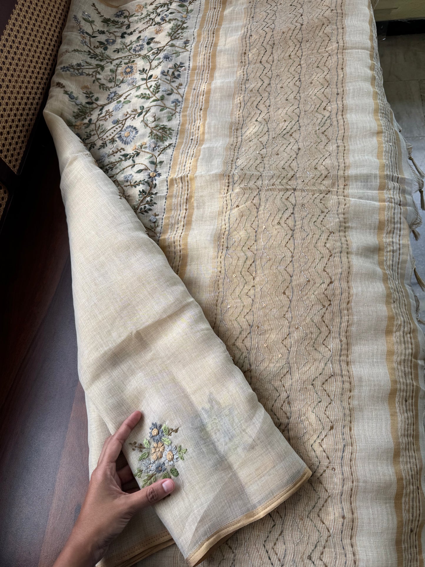 Premium Tissue Linen Sarees - Beige & Green
