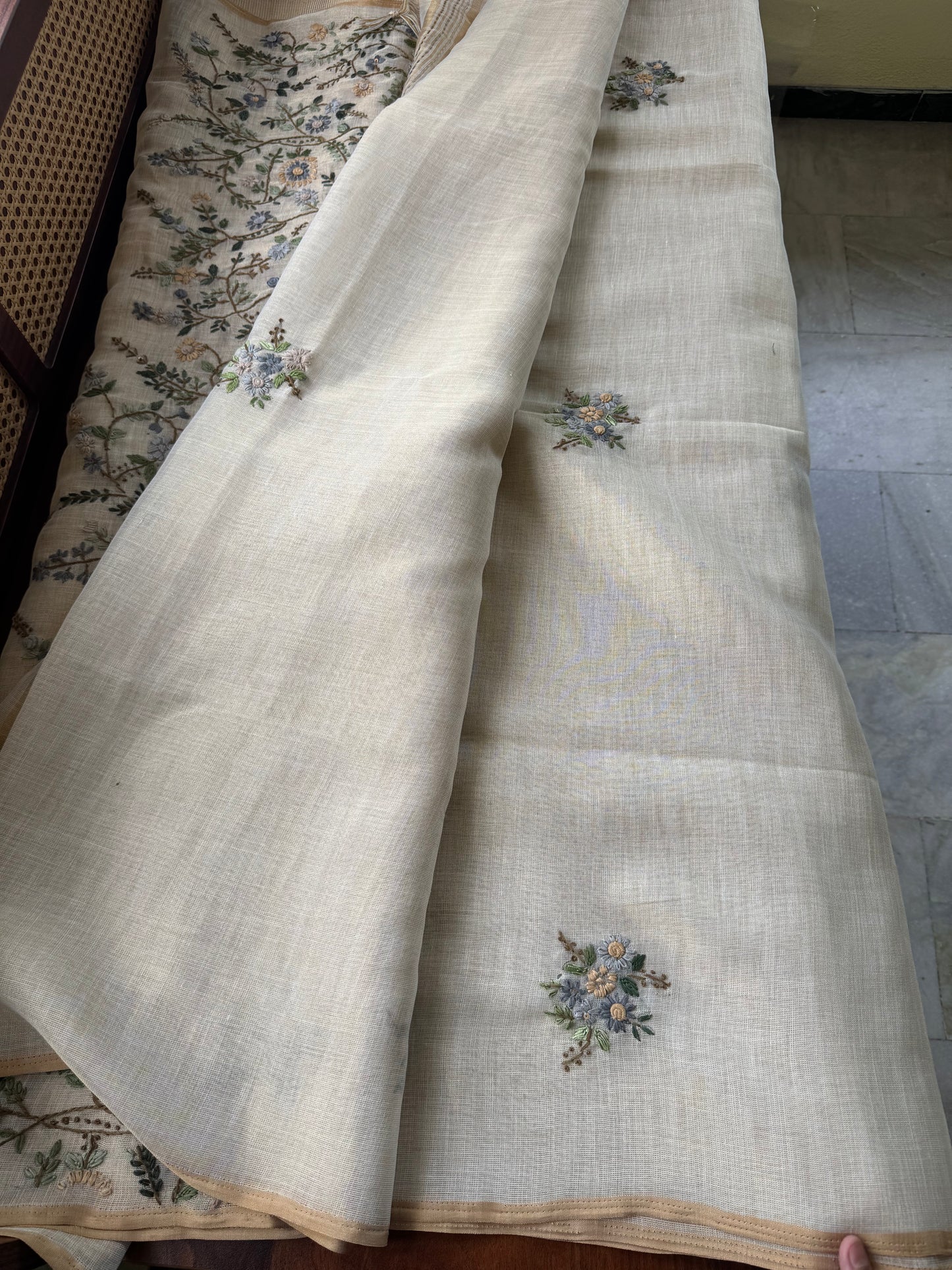 Premium Tissue Linen Sarees - Beige & Green