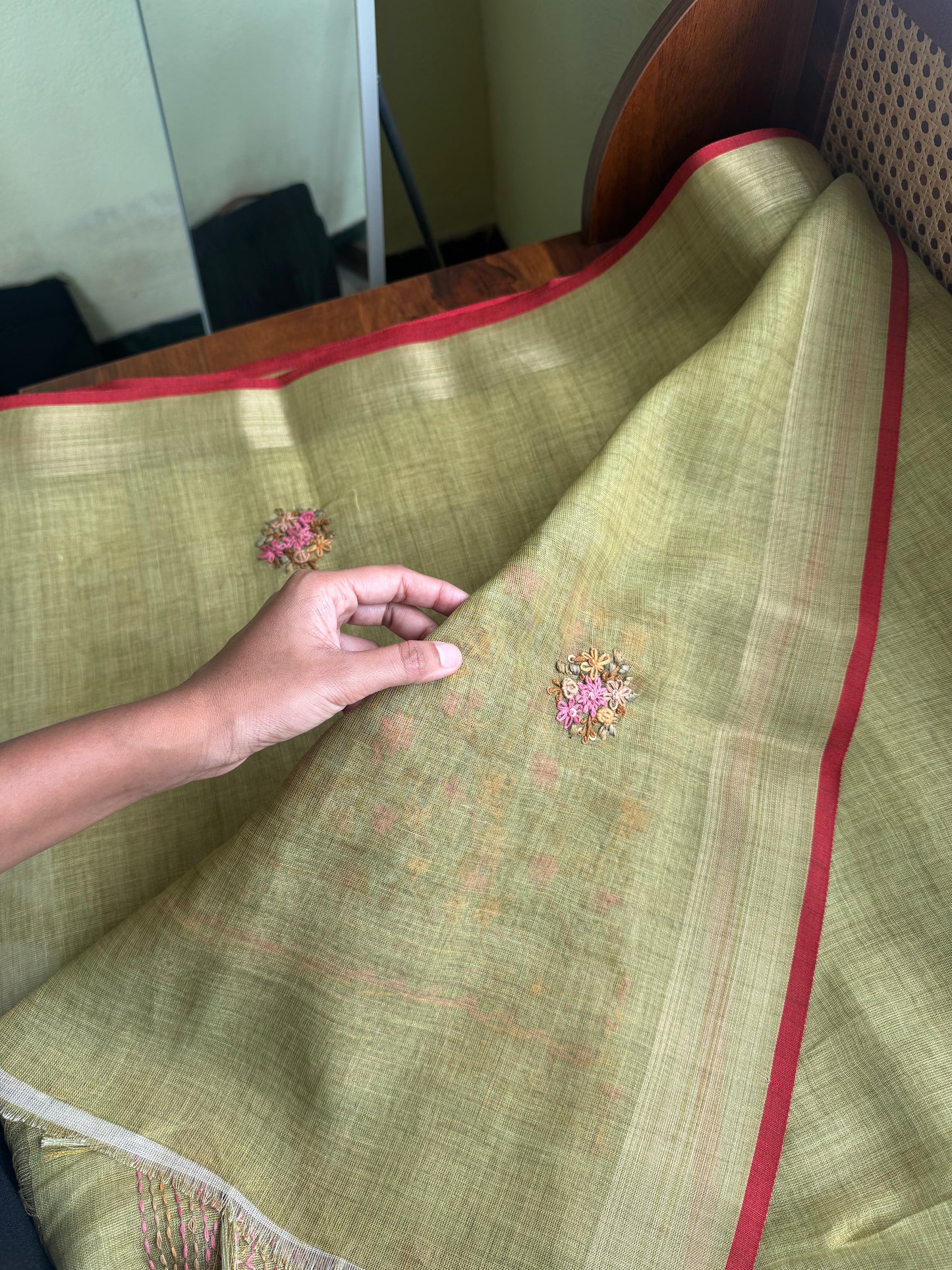 Premium Tissue Linen Sarees - Green