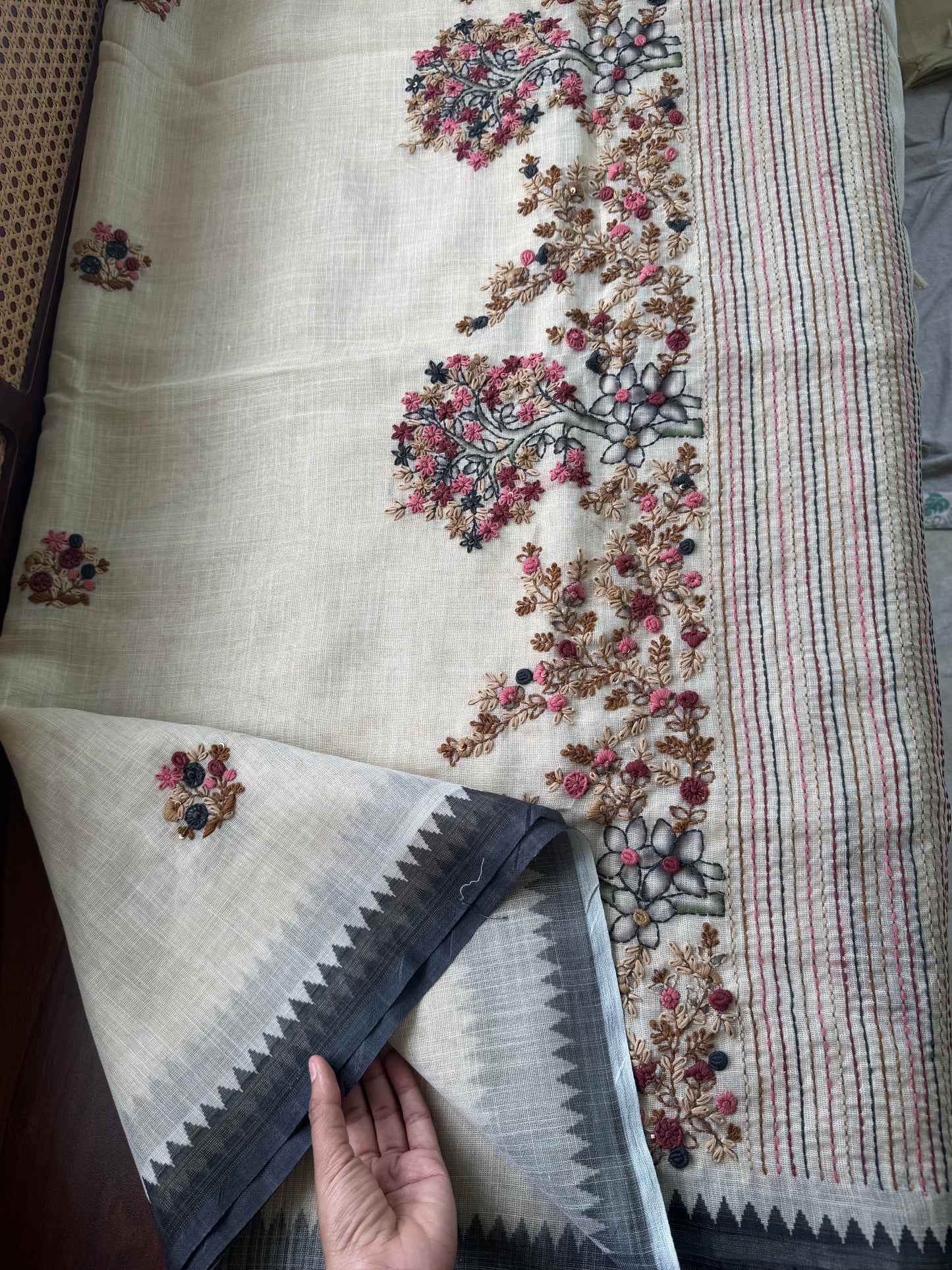 Premium Tissue Linen Sarees - Half White & Black