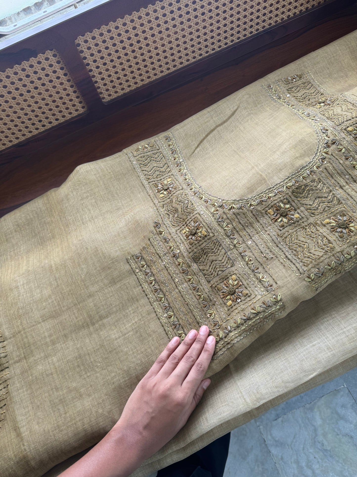 Premium Tissue Linen Sarees with heavy blouse - Henna Green