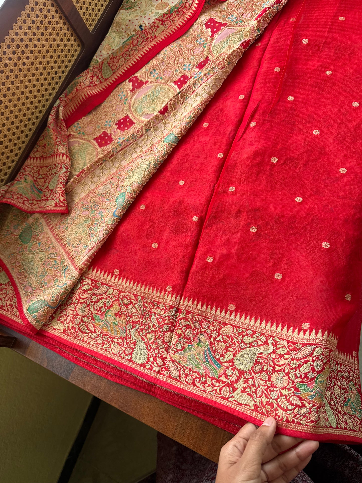 Radhe Krishna Georgette Banarasi Saree - White & Red