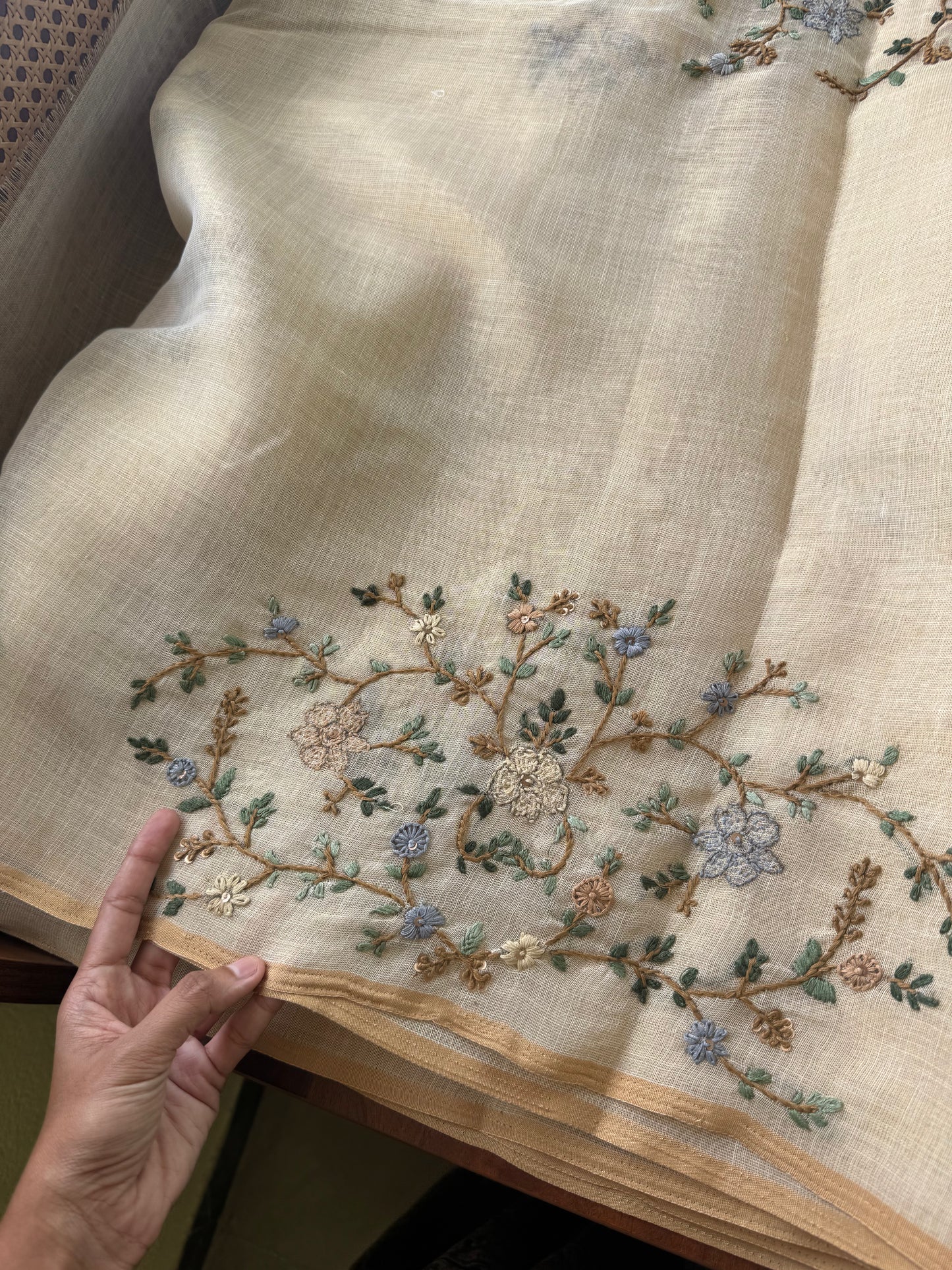 Premium Tissue Linen Sarees with heavy blouse - Beige & Green