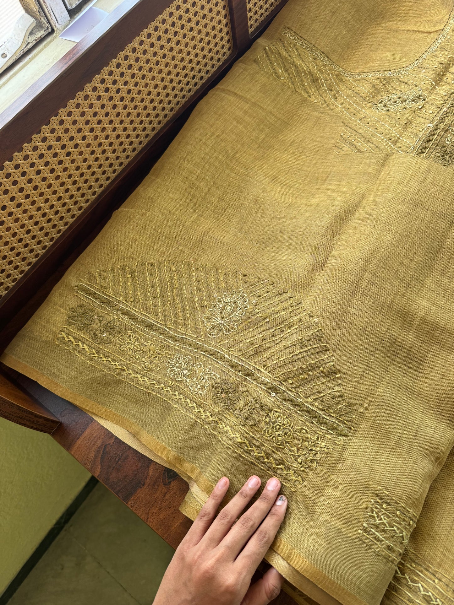 Premium Tissue Linen Sarees with borders & heavy blouse - Henna Green