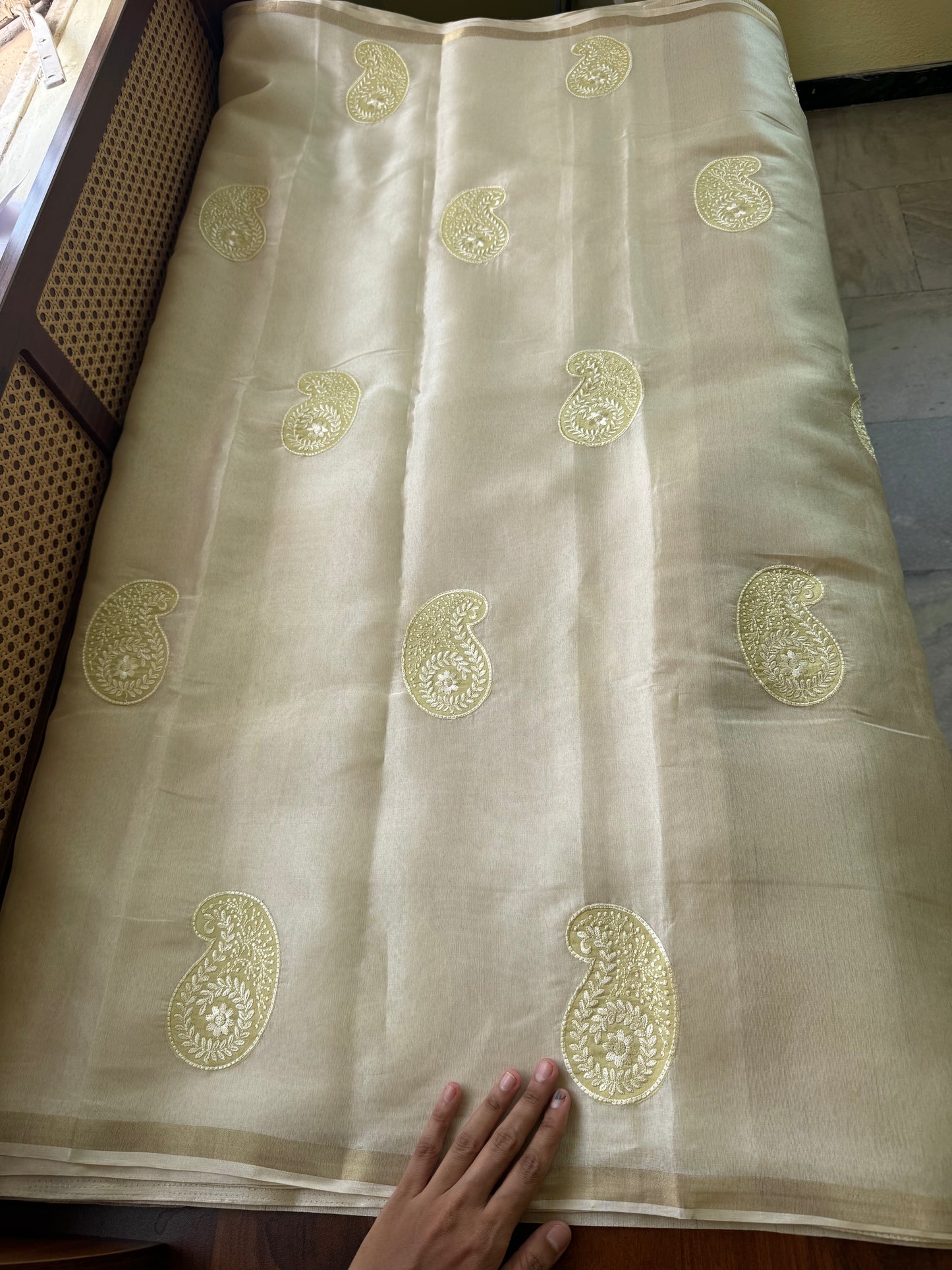 Mul Chanderi Tissue Saree - Cream & Golden