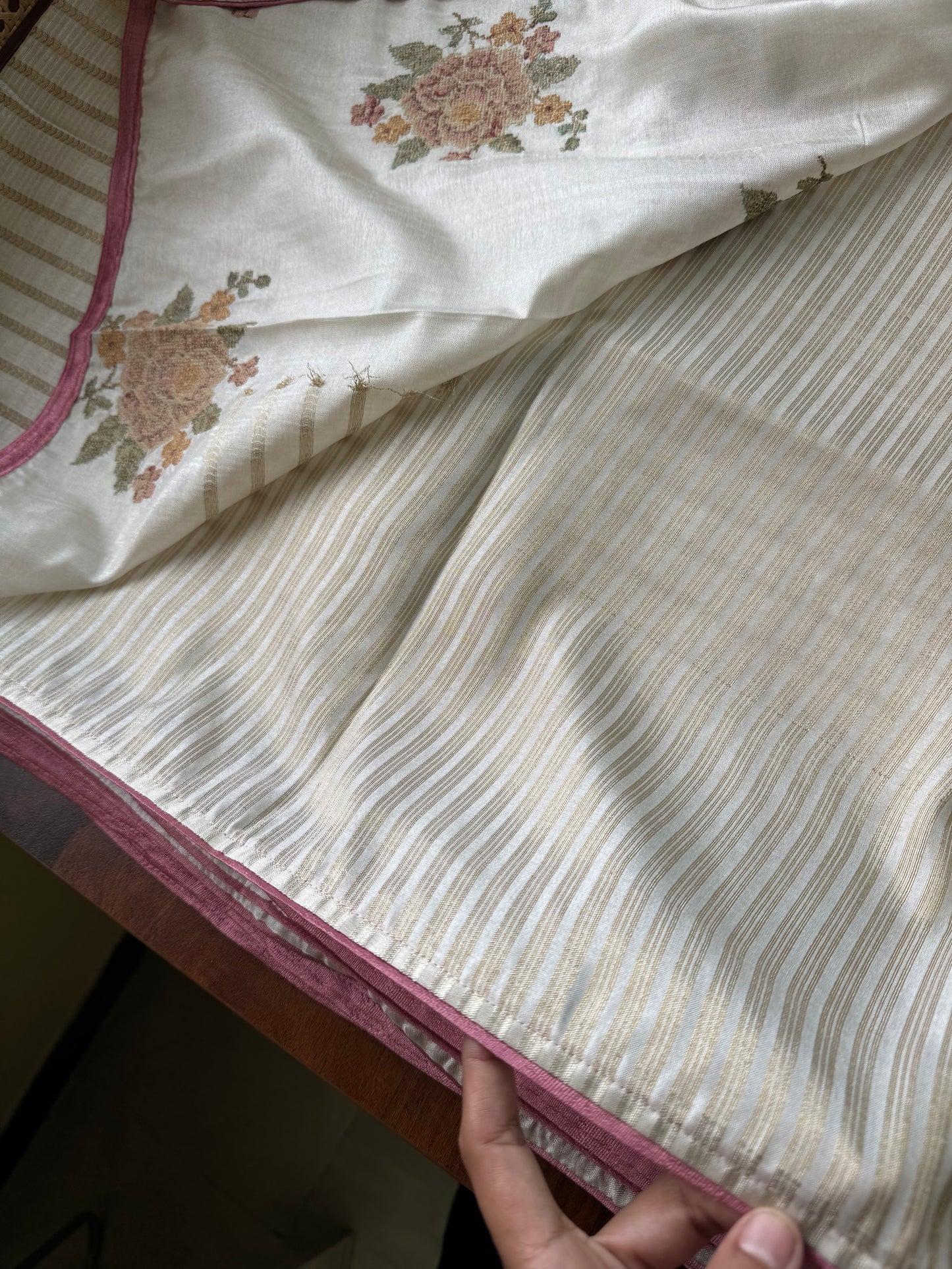 Elegant Semi tussar saree - Ivory with Pink