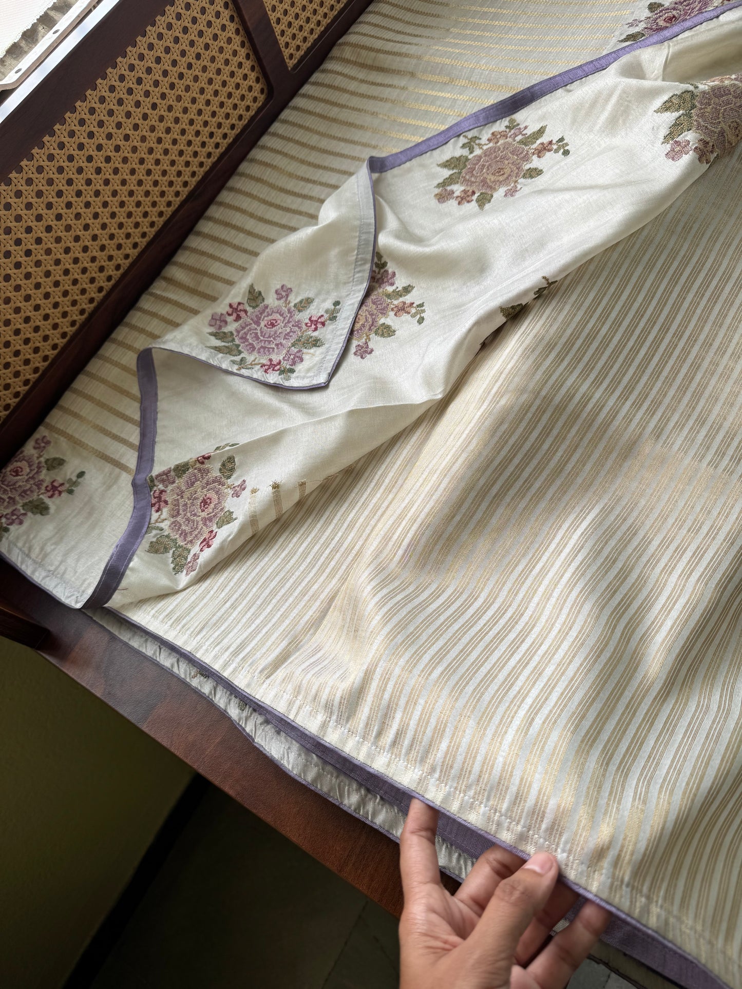 Elegant Semi tussar saree - Ivory with lavender