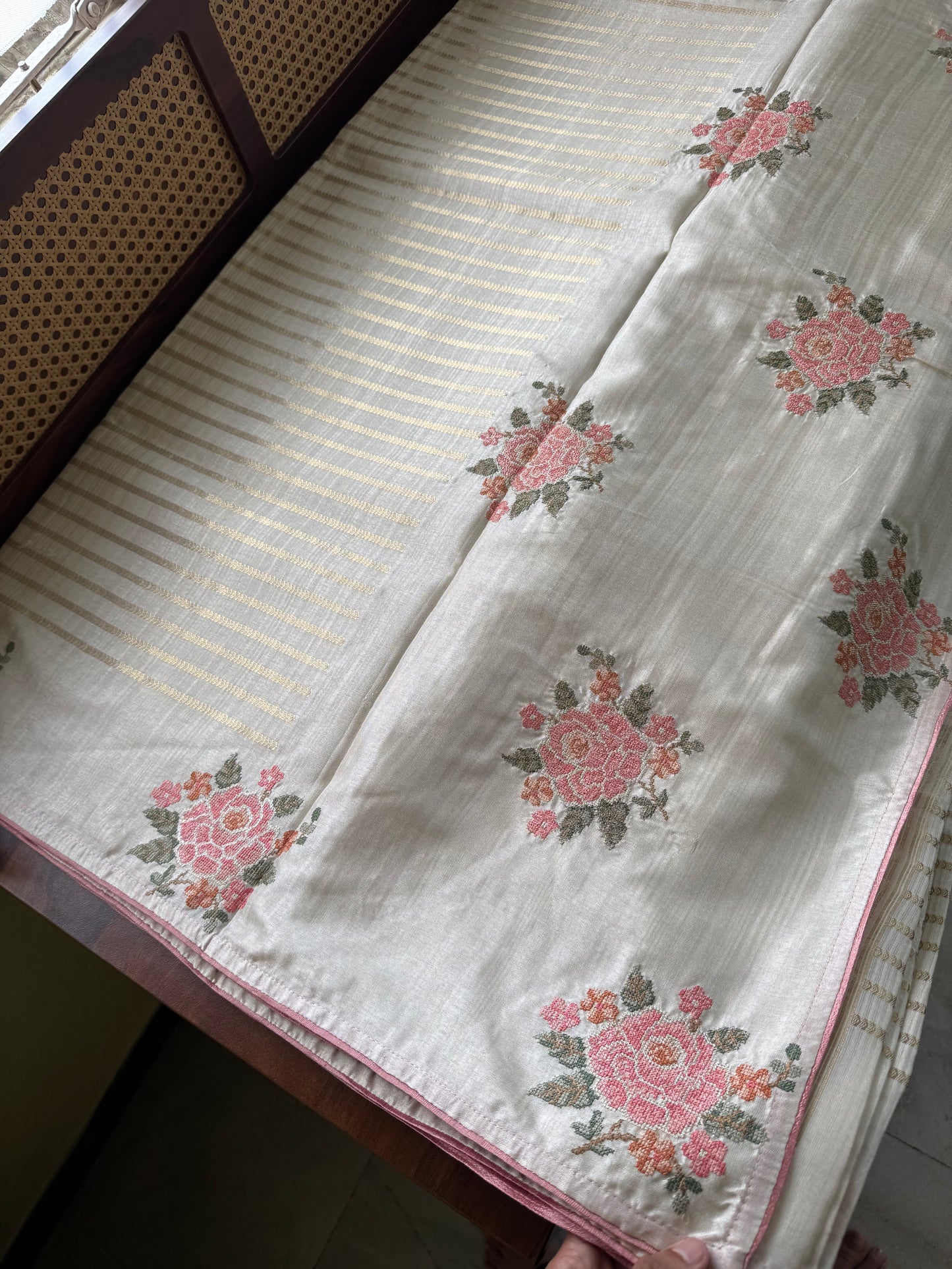 Elegant Semi tussar saree - Ivory with Peach