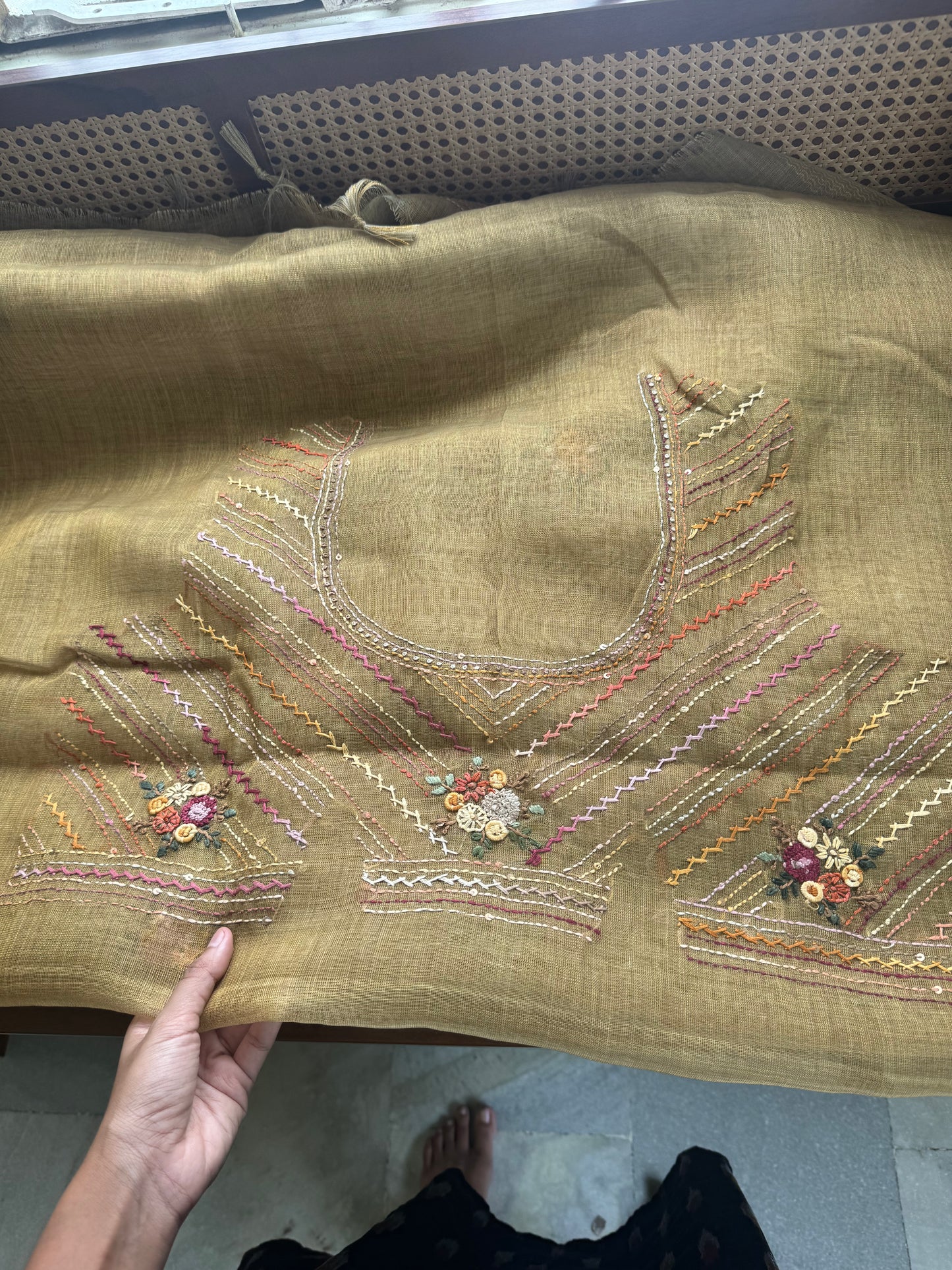 Premium Tissue Linen Sarees with heavy blouse - Henna Green