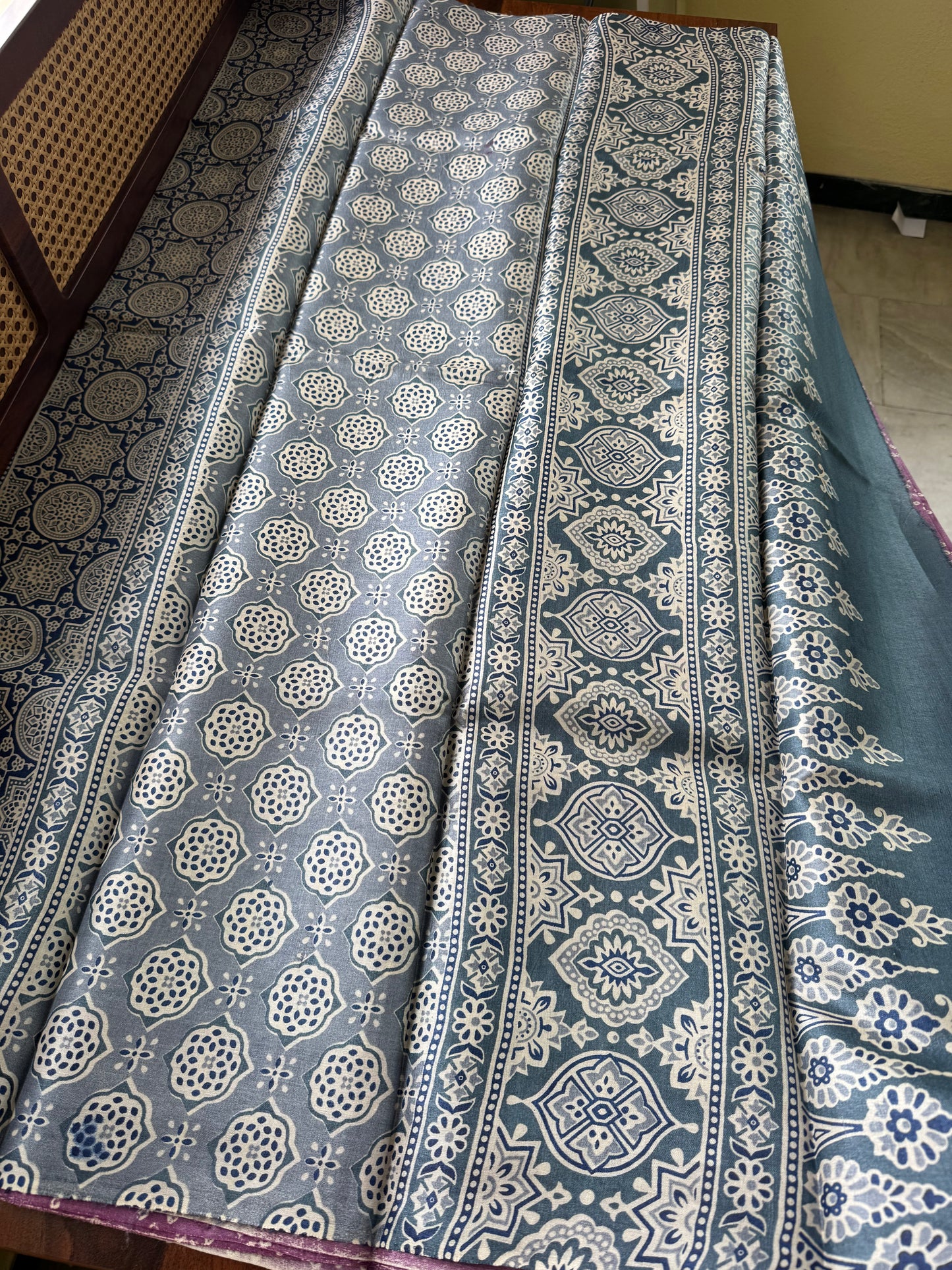 Pure Handloom Tussar Silk Saree - Voilet