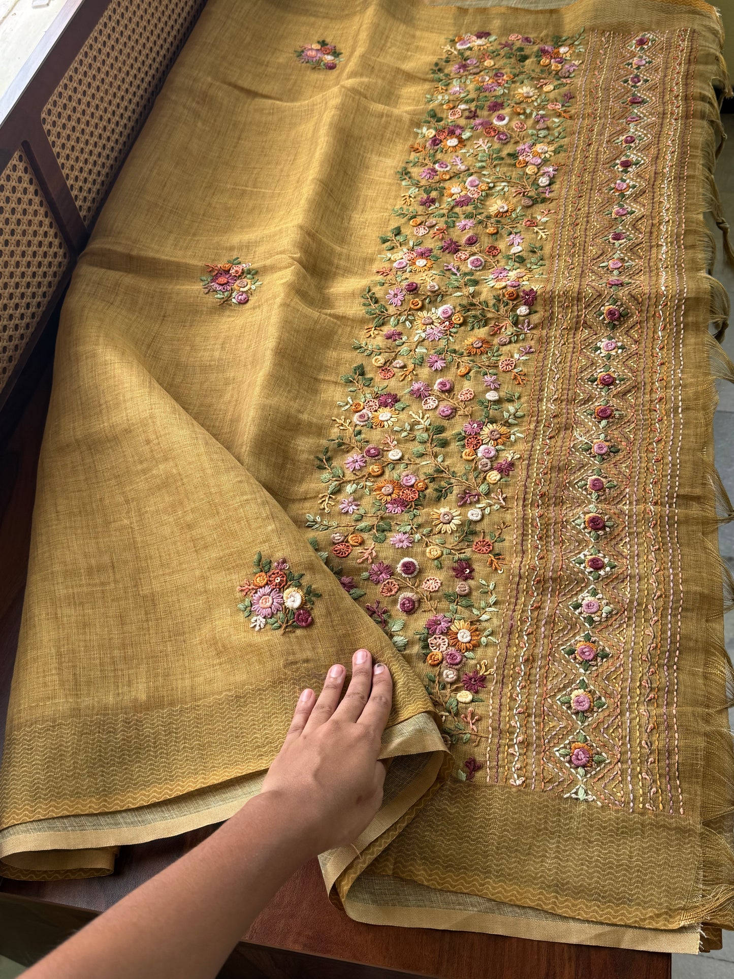 Premium Tissue Linen Sarees With Heavy Blouse Green Kannamma Designs premium-tissue-linen-sarees-with-heavy-blouse-green-kannamma-designs