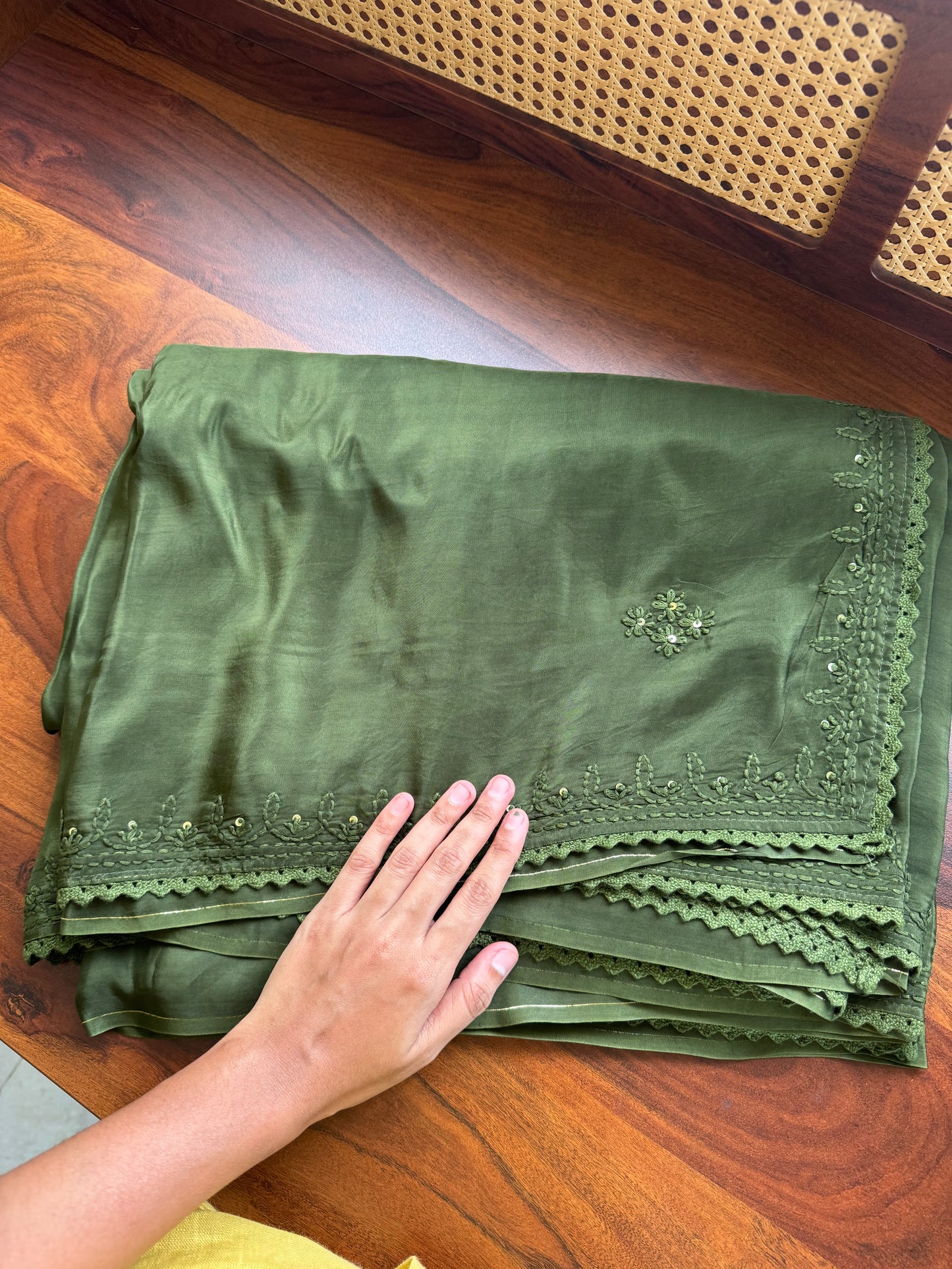 Silk Crepe Chikankari Saree - Green