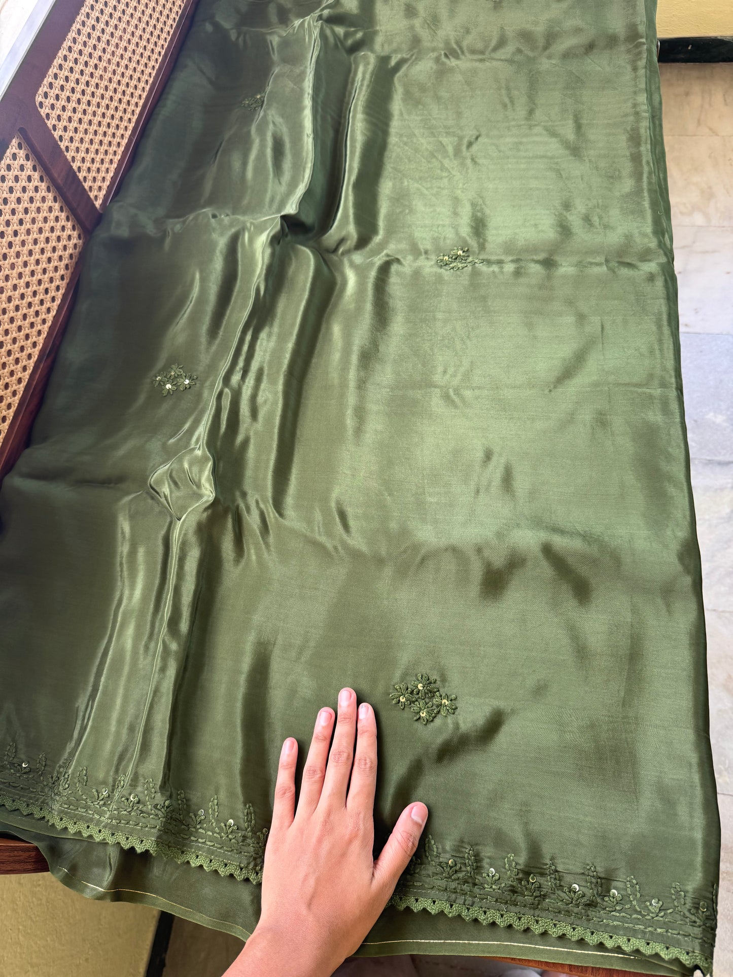 Silk Crepe Chikankari Saree - Green