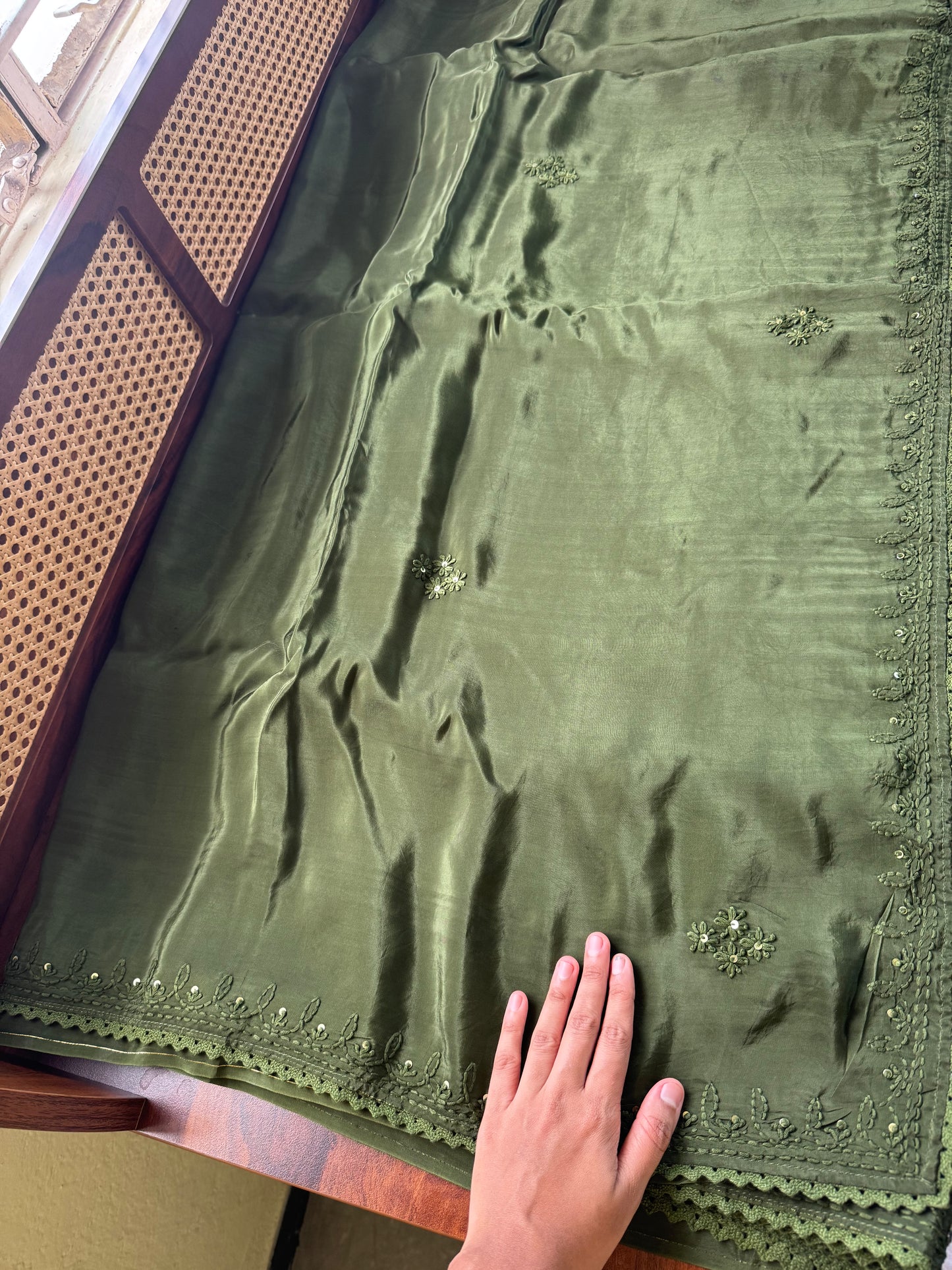 Silk Crepe Chikankari Saree - Green