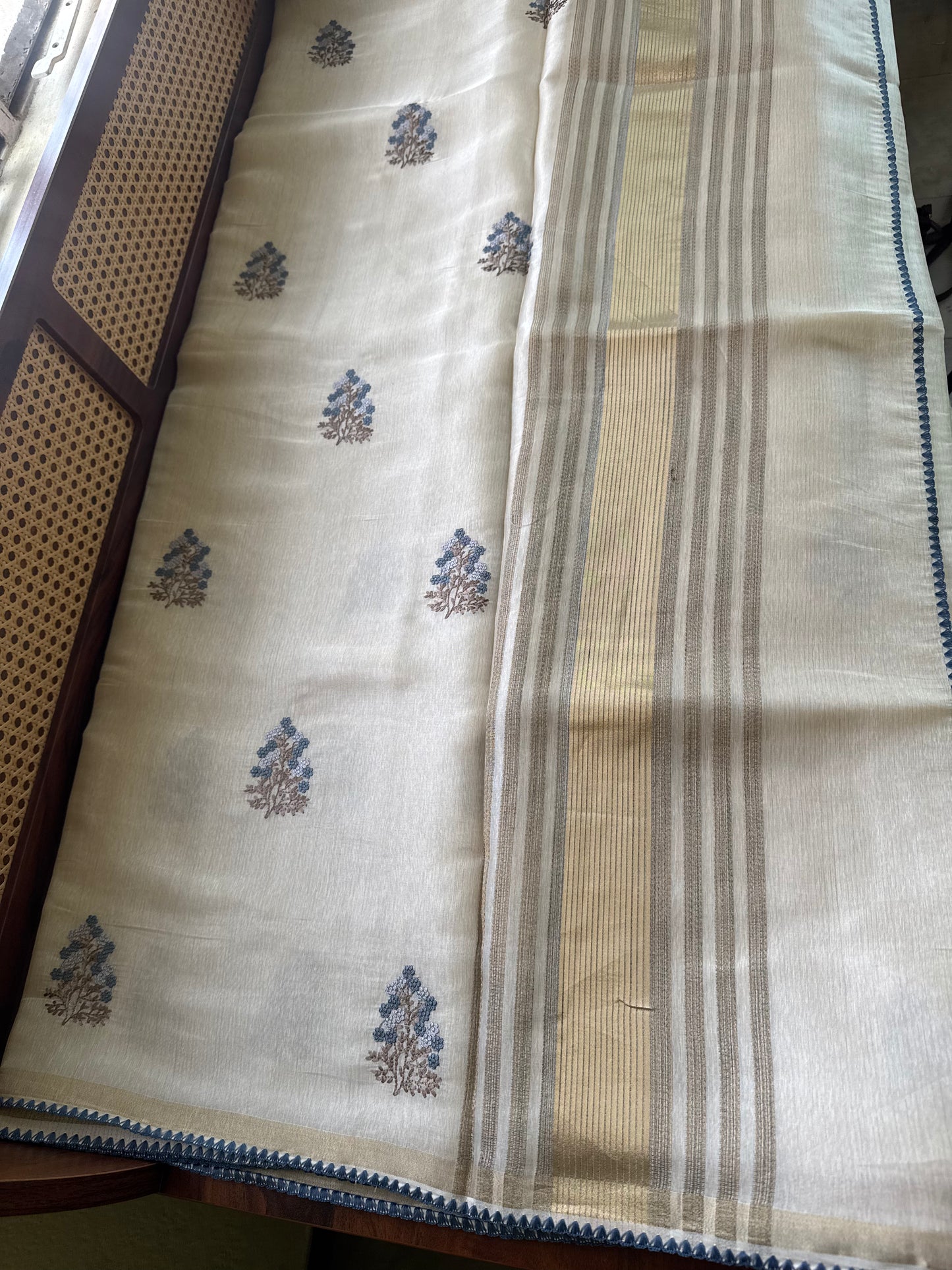 Mul Chanderi Tissue Saree - Cream & Navy Blue