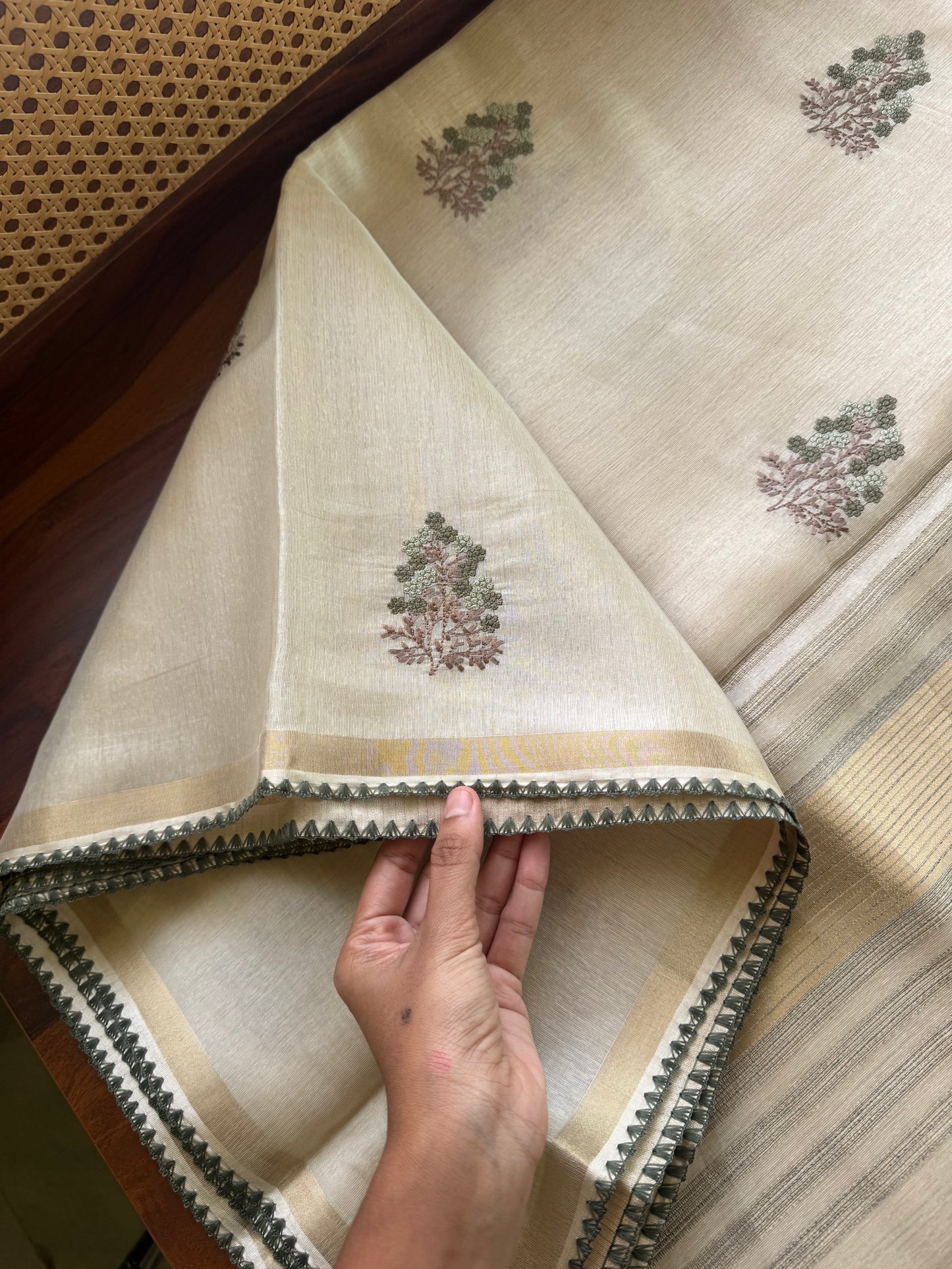 Mul Chanderi Tissue Saree - Cream & Green