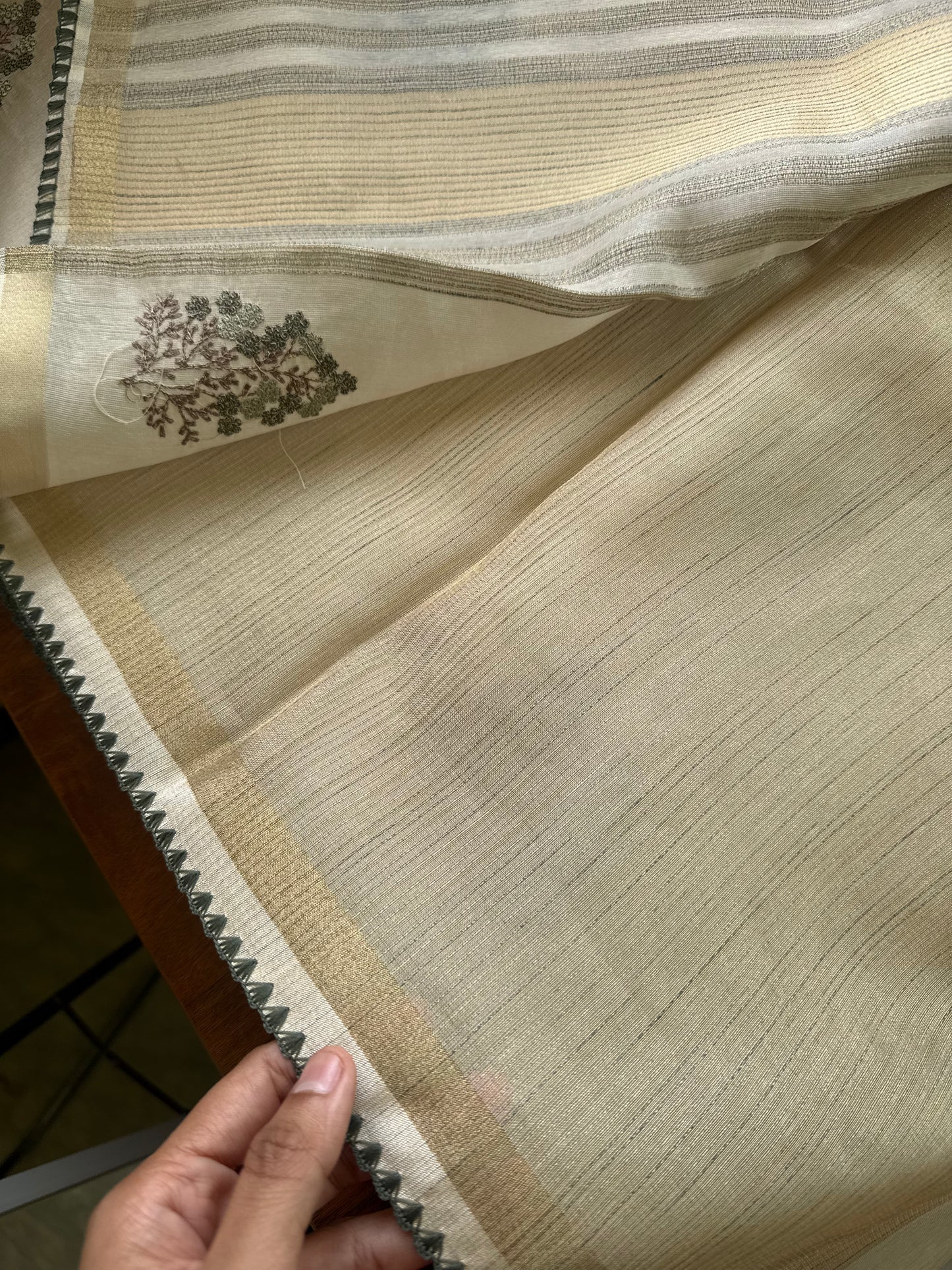 Mul Chanderi Tissue Saree - Cream & Green