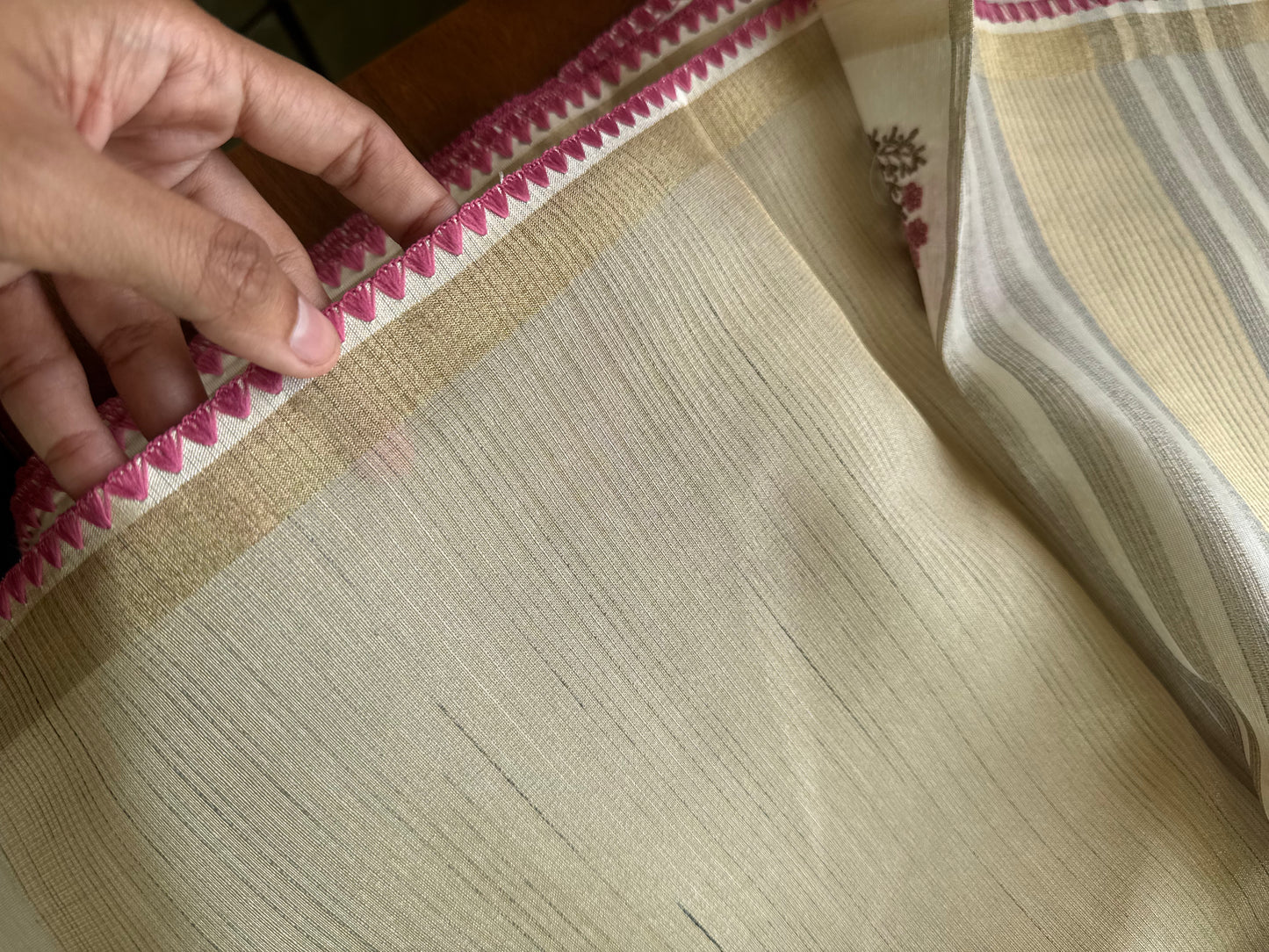 Mul Chanderi Tissue Saree - Cream & Pink