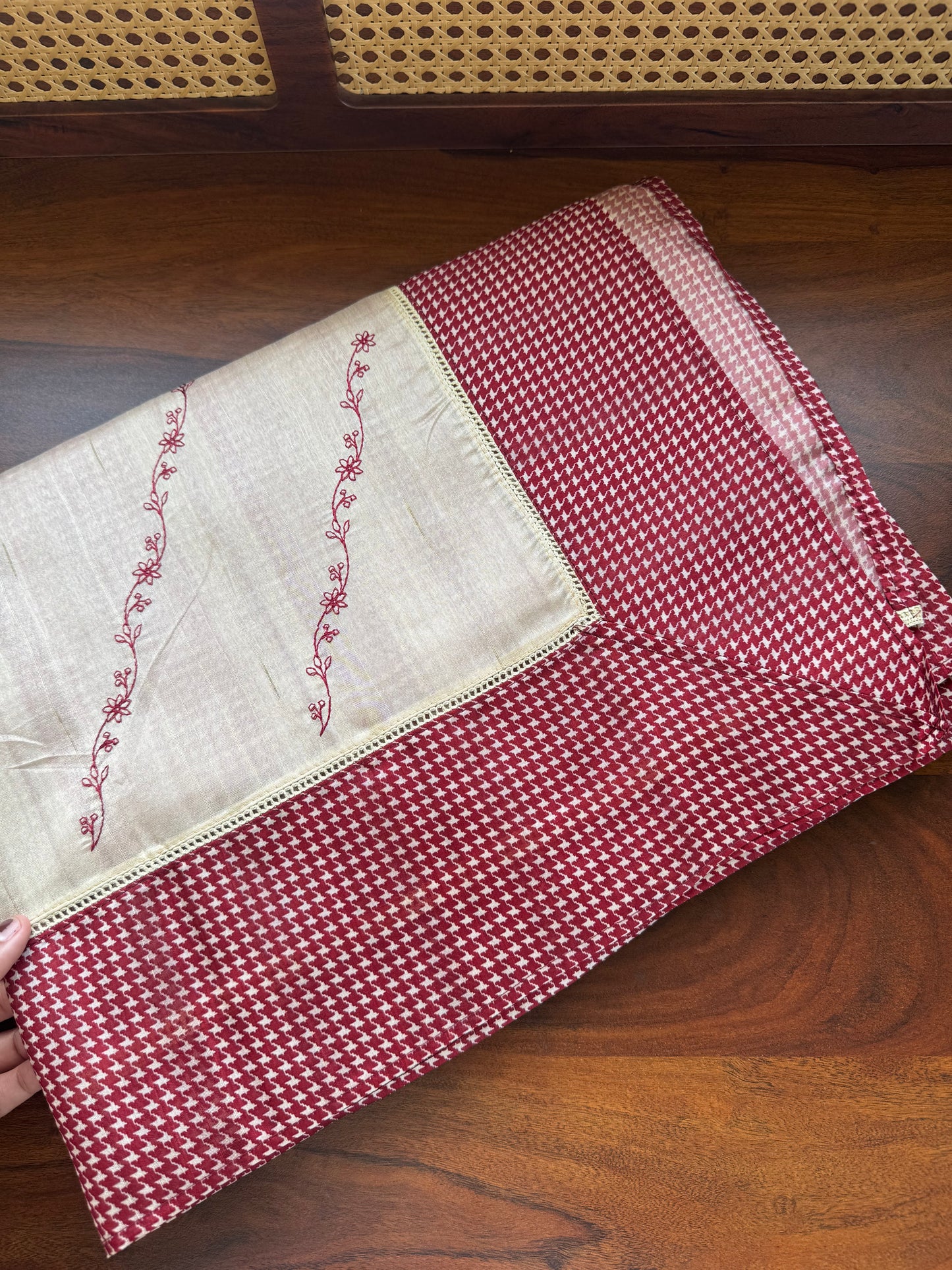Tussar Blend - Beige & Red