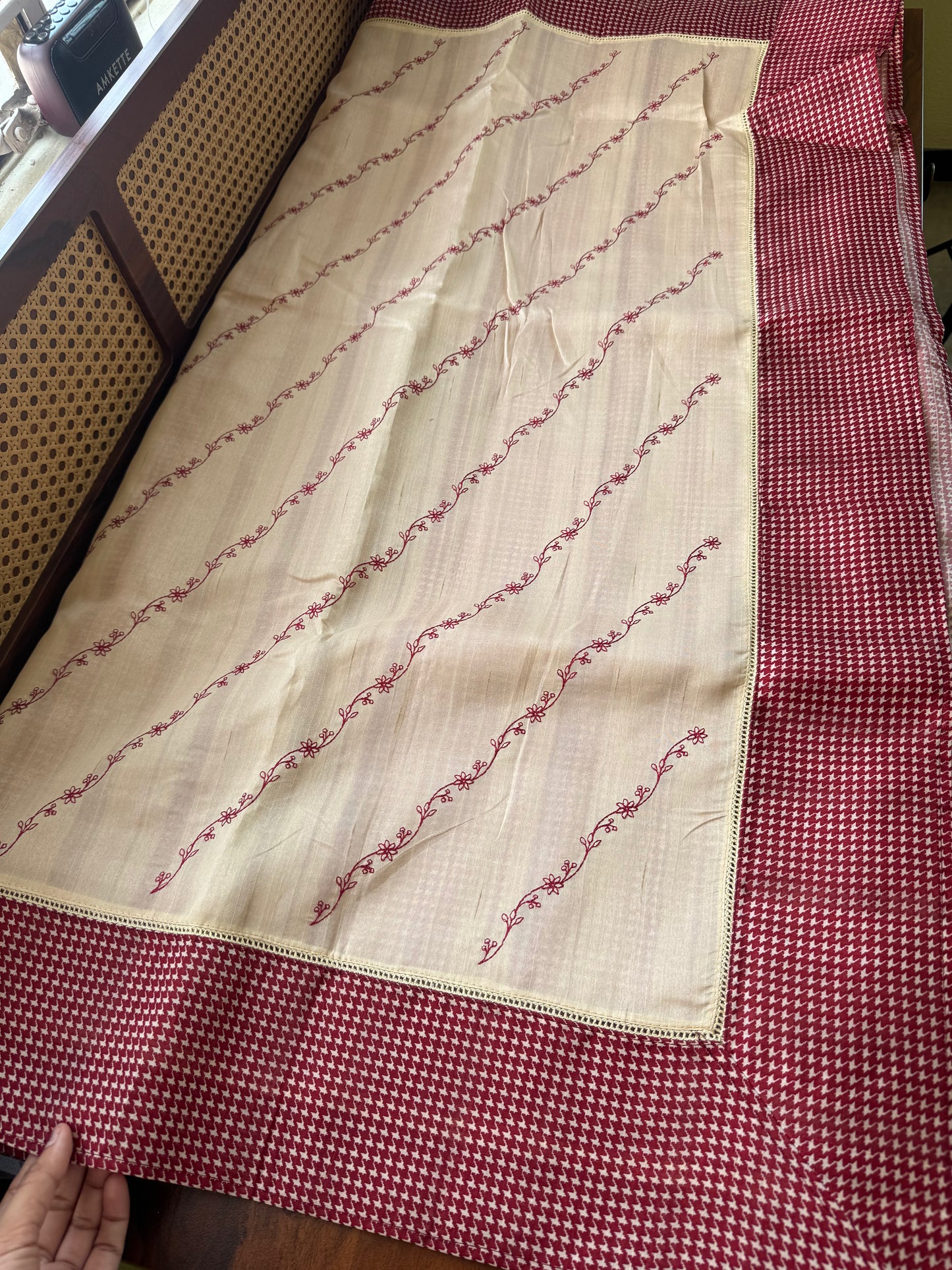 Tussar Blend - Beige & Red