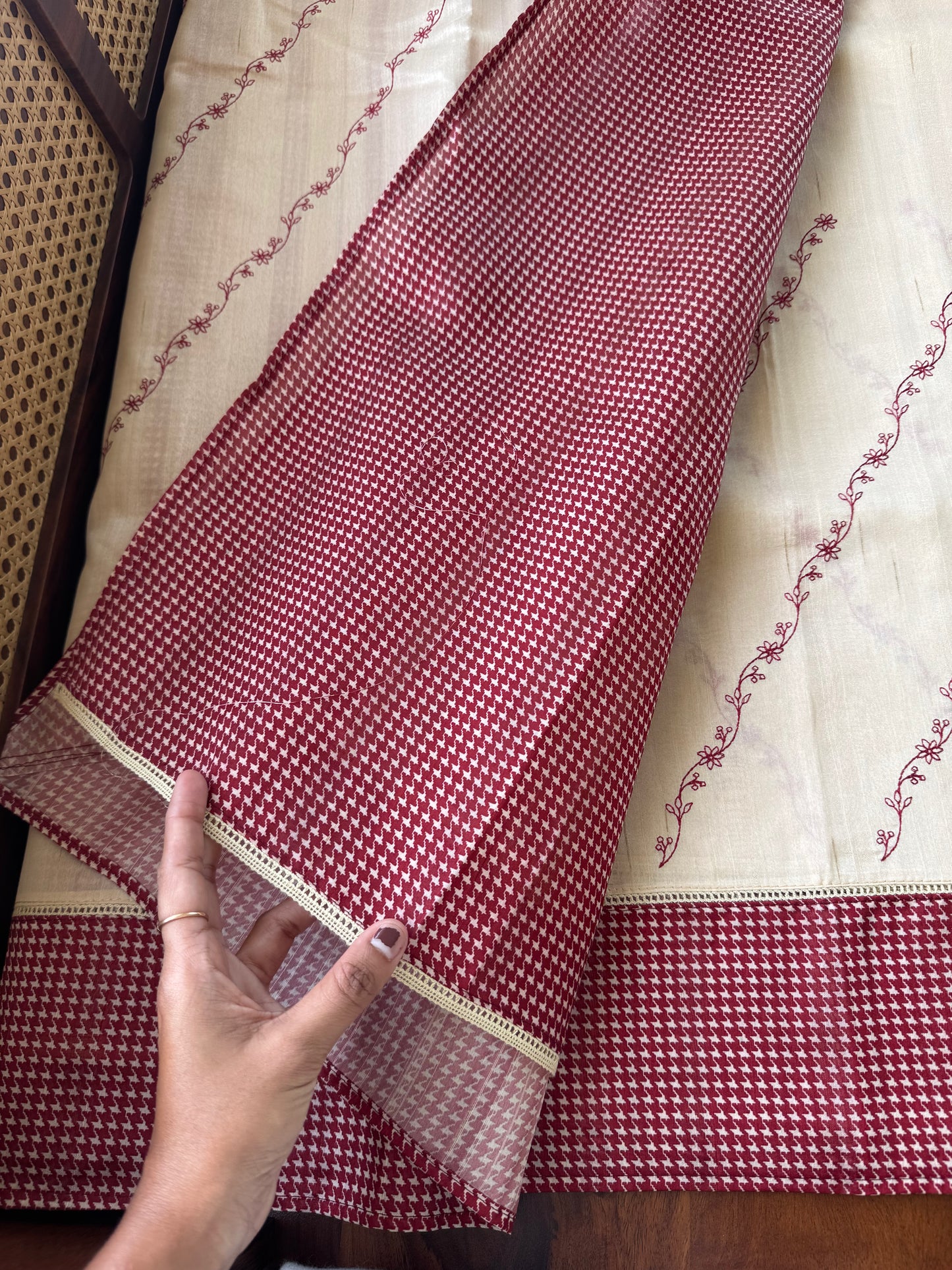 Tussar Blend - Beige & Red