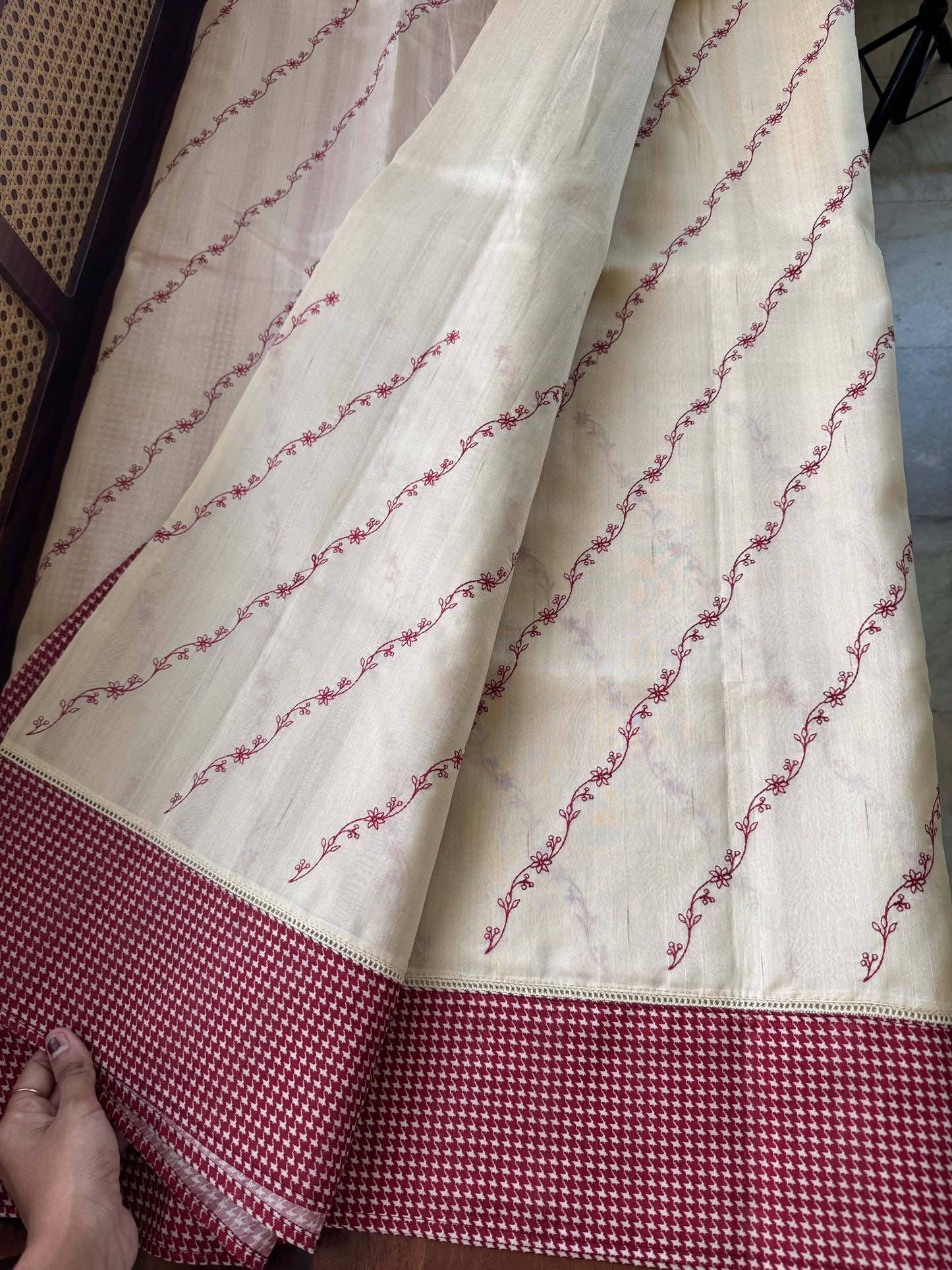 Tussar Blend - Beige & Red