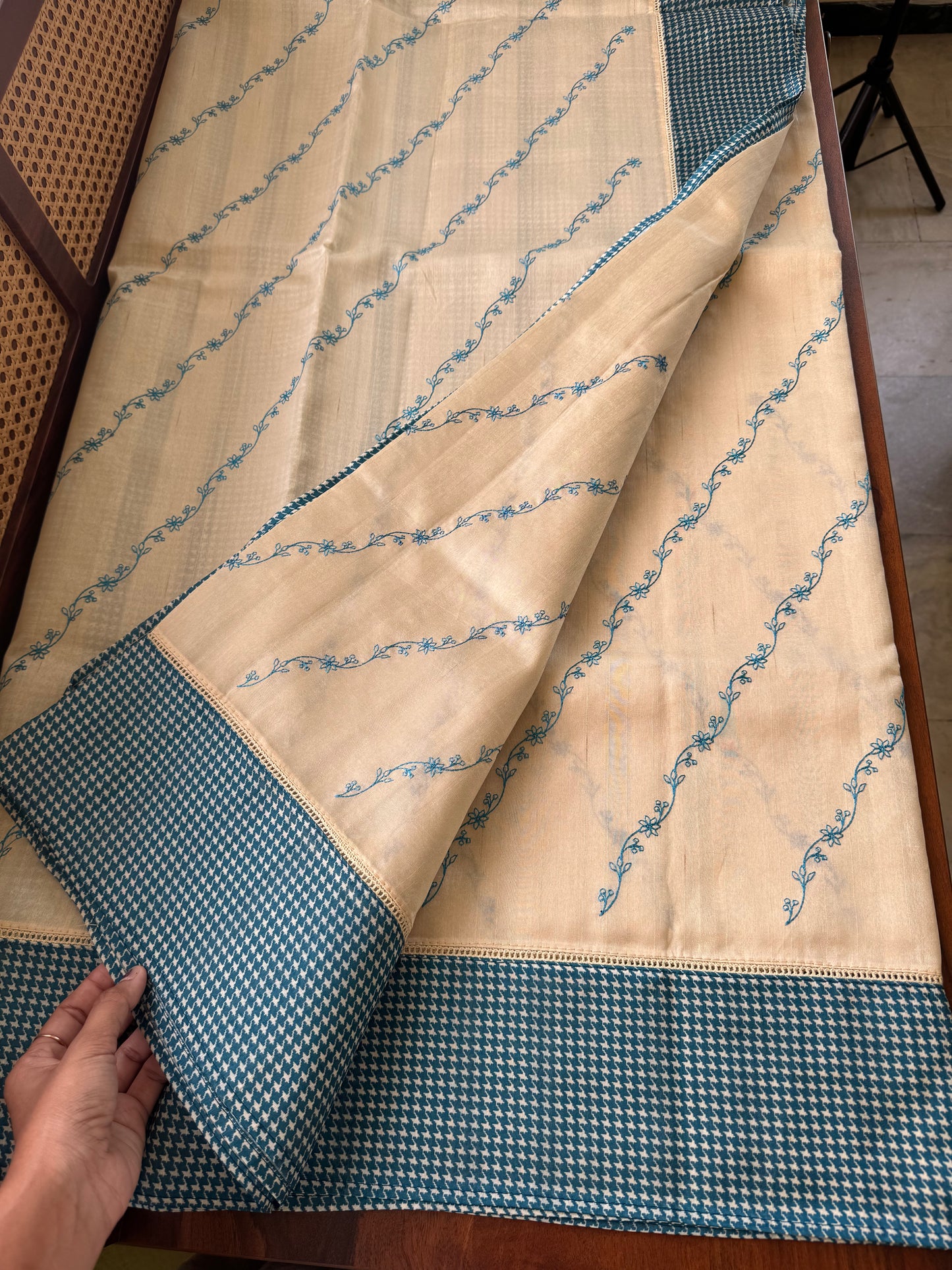 Tussar Blend - Beige & Blue