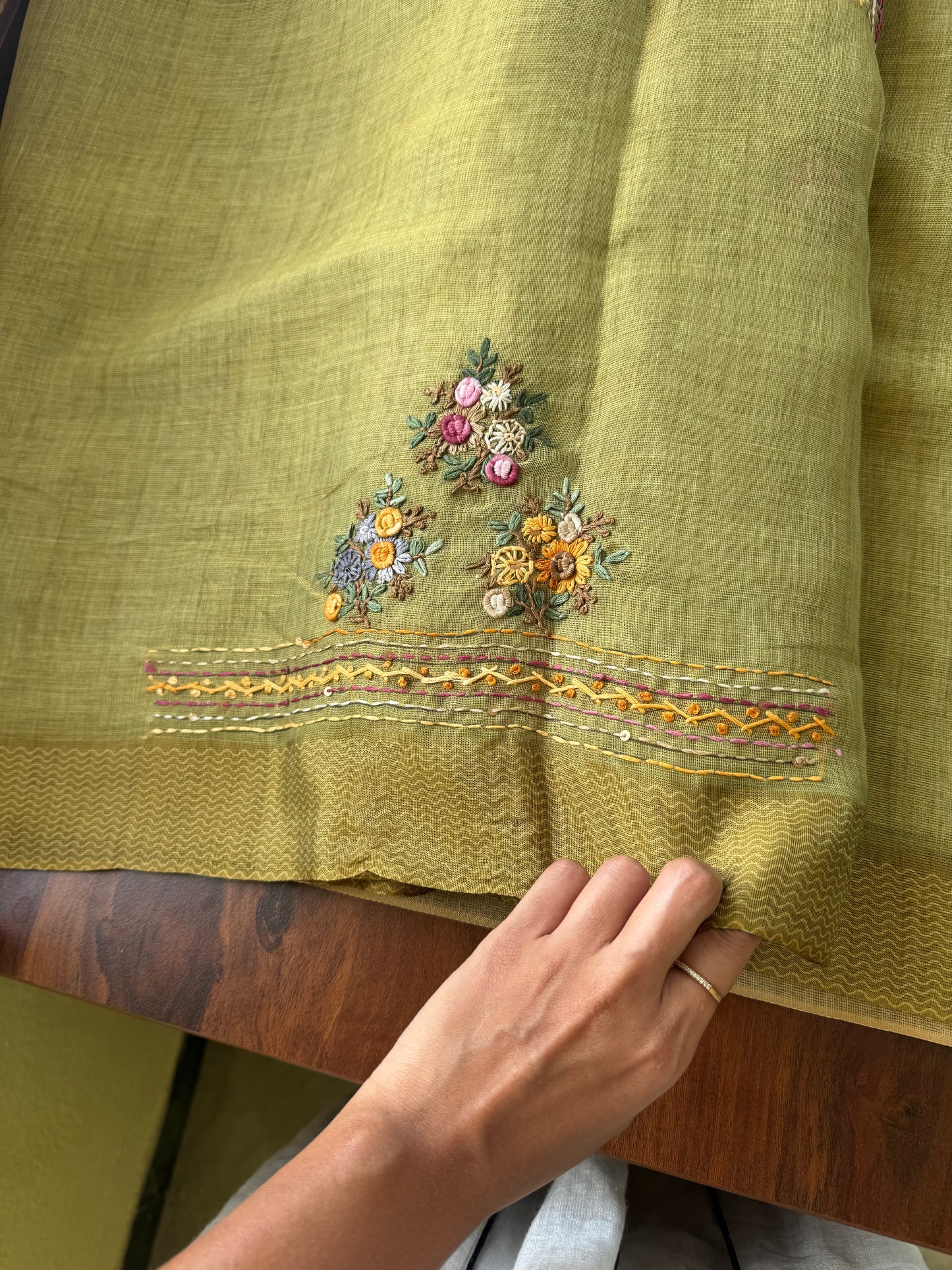 Premium Tissue Linen Sarees with heavy blouse - Green