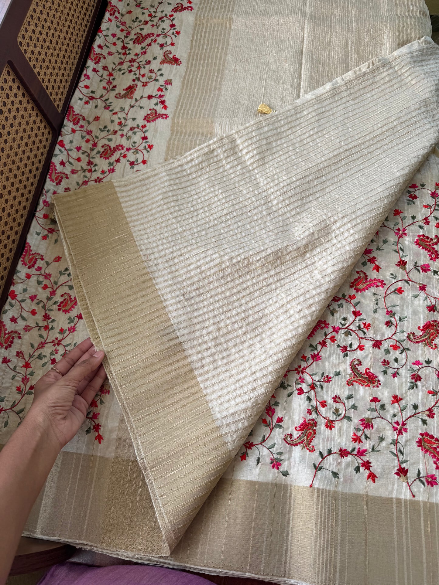 Elegant Semi tussar saree - Ivory with Red