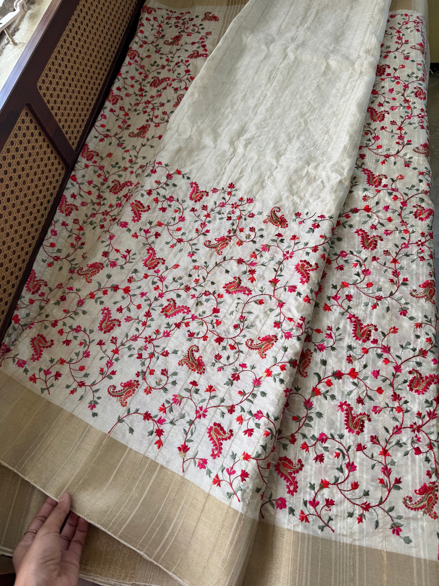 Elegant Semi tussar saree - Ivory with Red