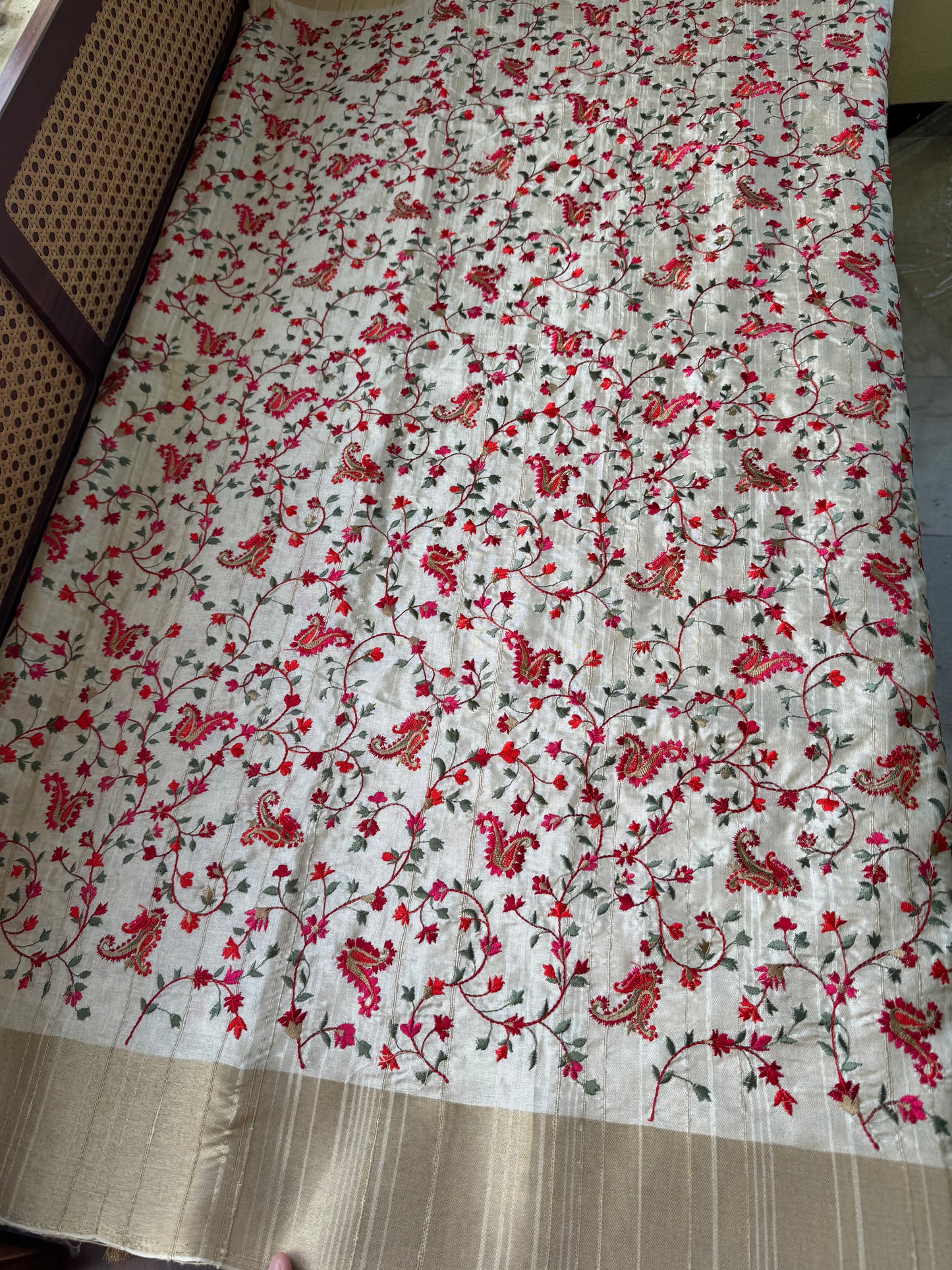 Elegant Semi tussar saree - Ivory with Red