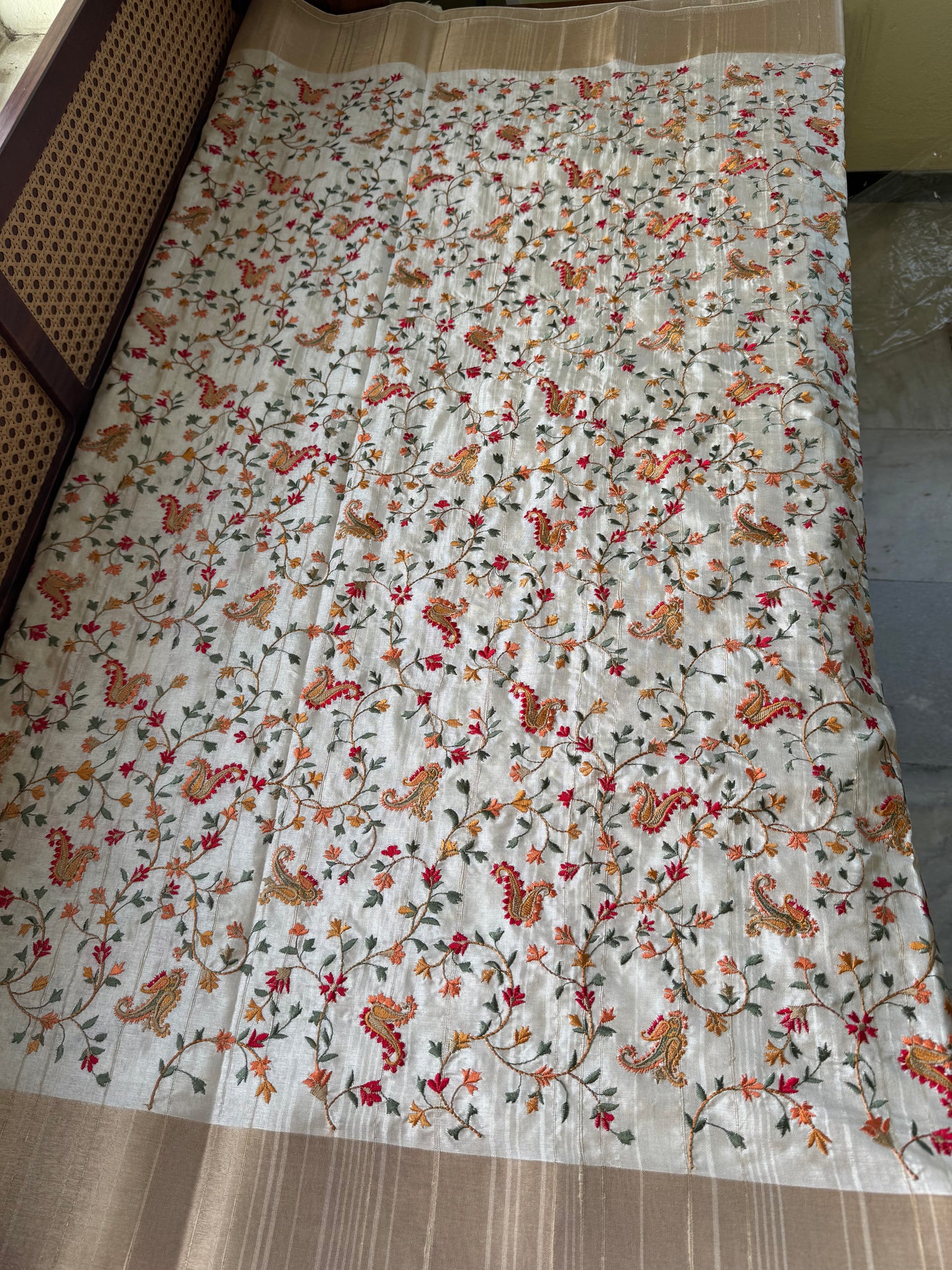 Elegant Semi tussar saree - Ivory with Yellow